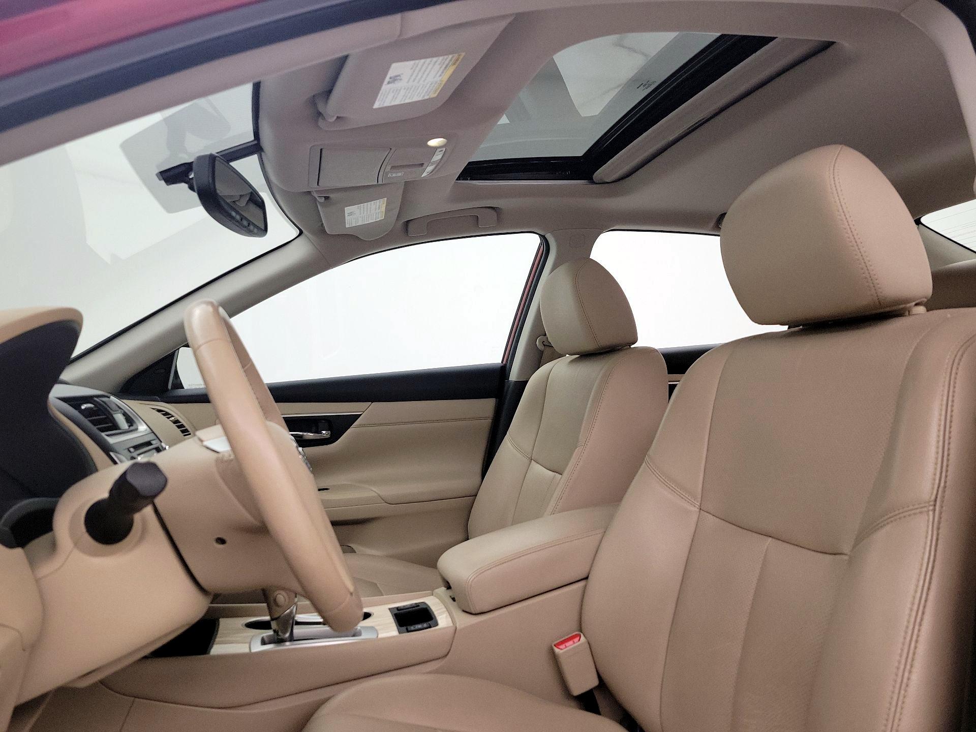 Thumbnail: 2016 Nissan Altima - 19