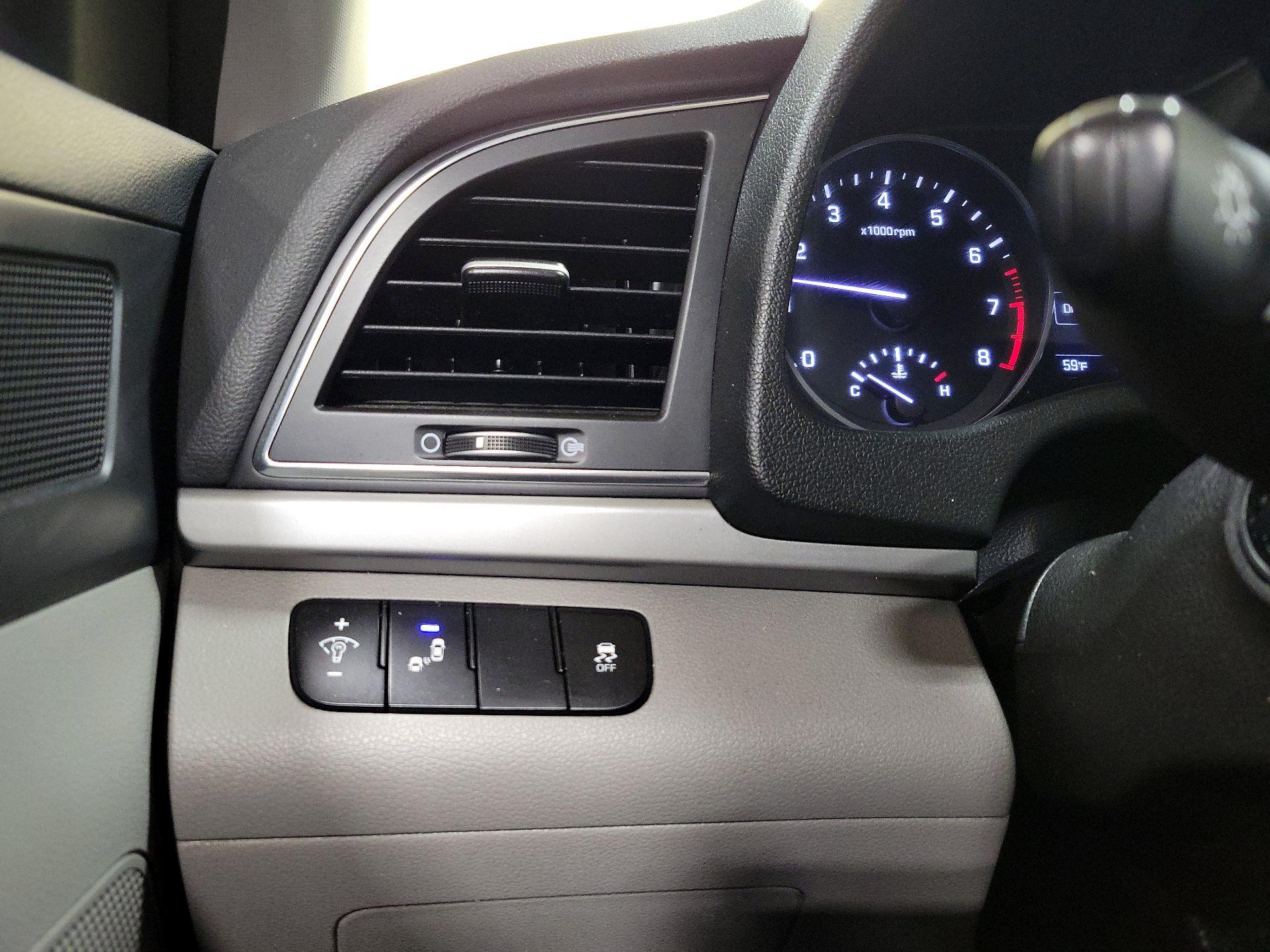 Thumbnail: 2018 Hyundai Elantra - 13