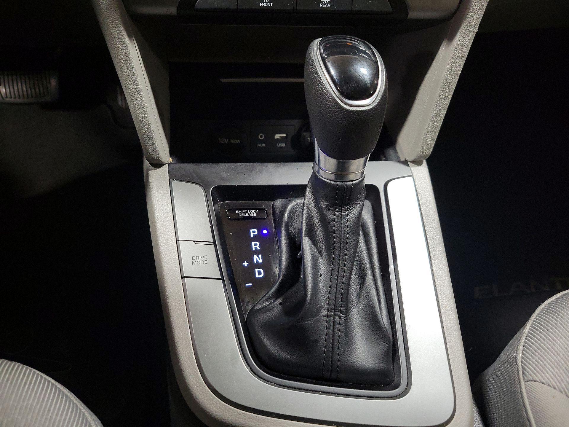 Thumbnail: 2018 Hyundai Elantra - 17