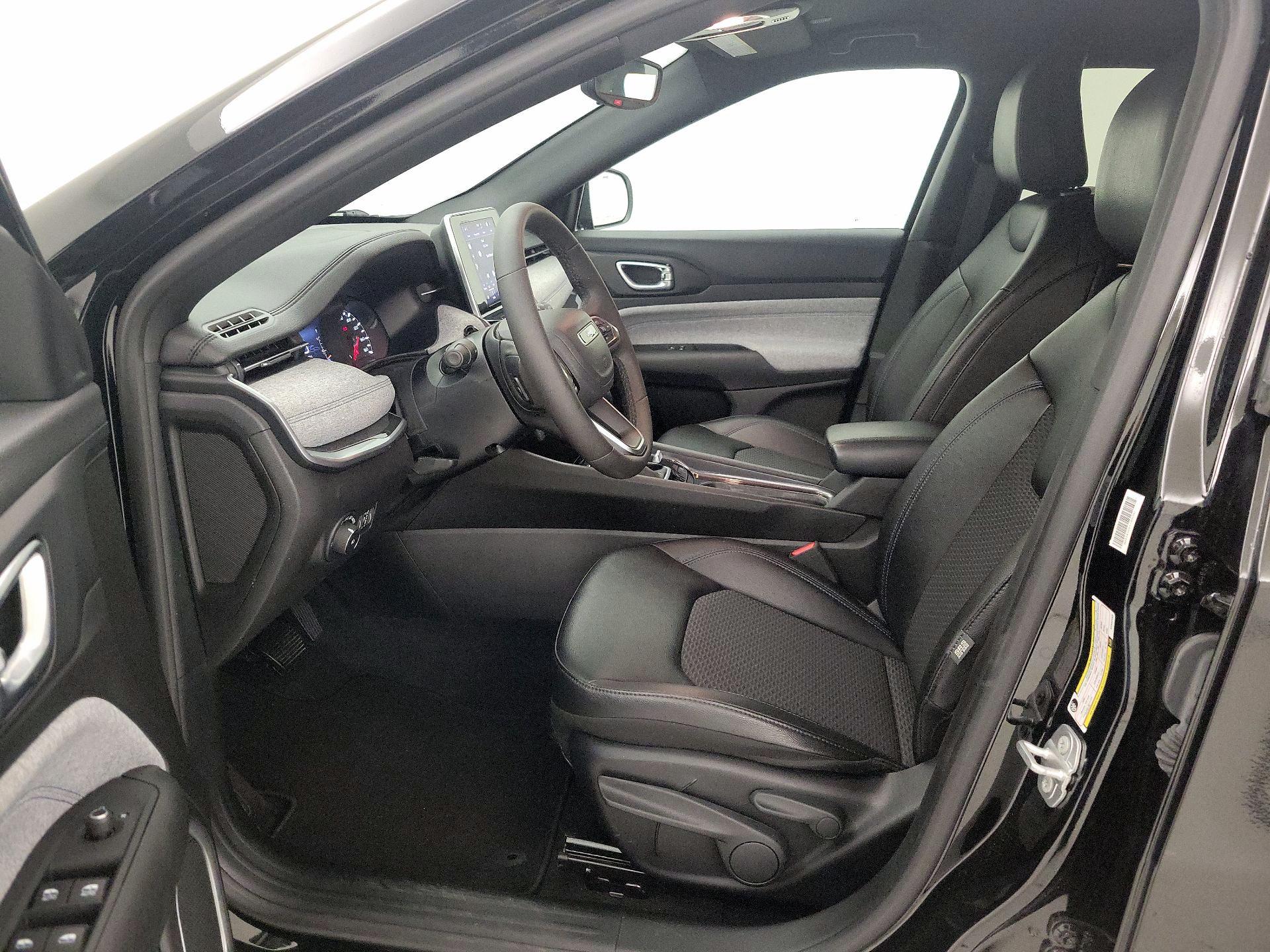 Thumbnail: 2025 Jeep Compass - 11