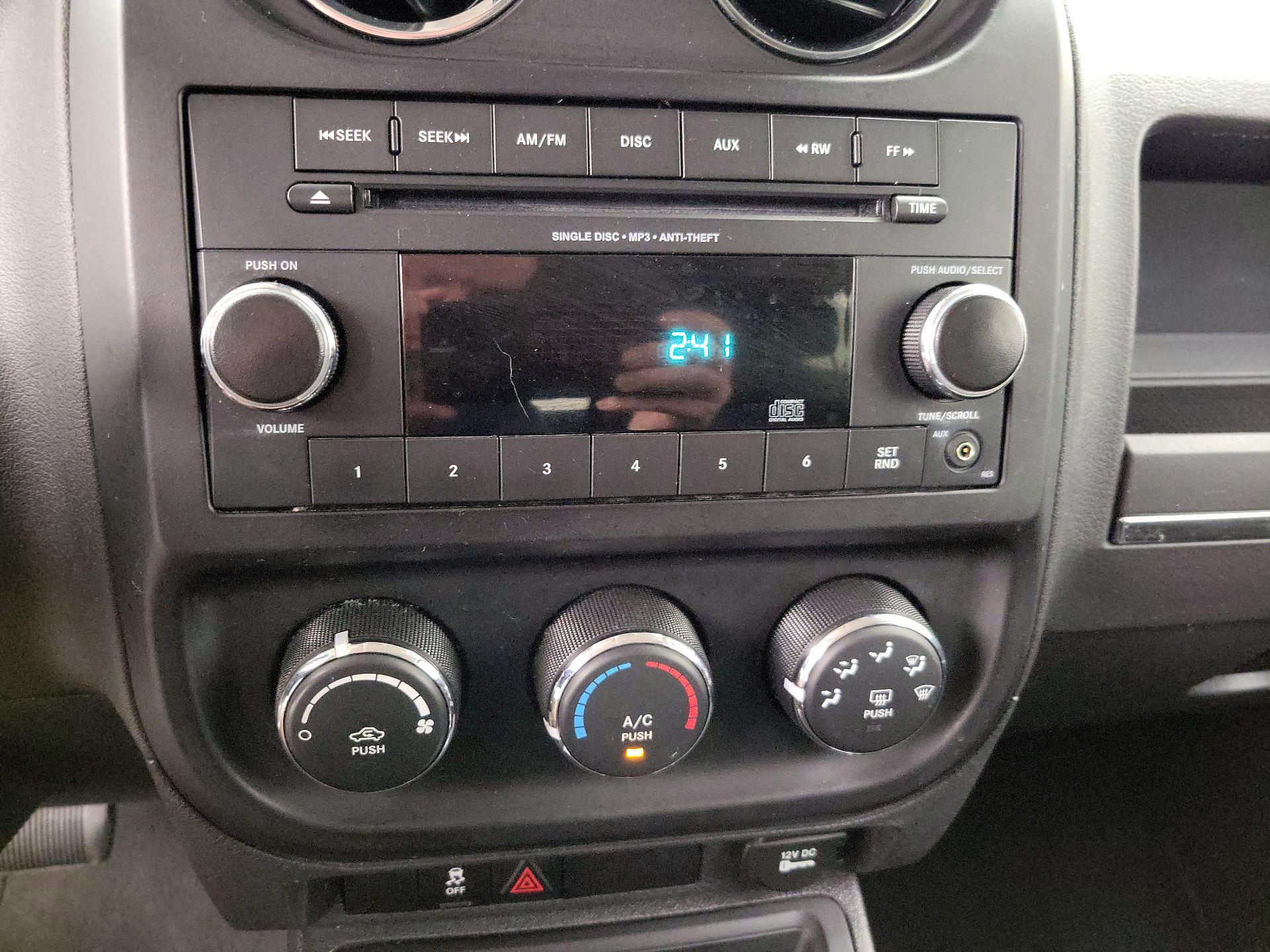 Thumbnail: 2014 Jeep Patriot - 13