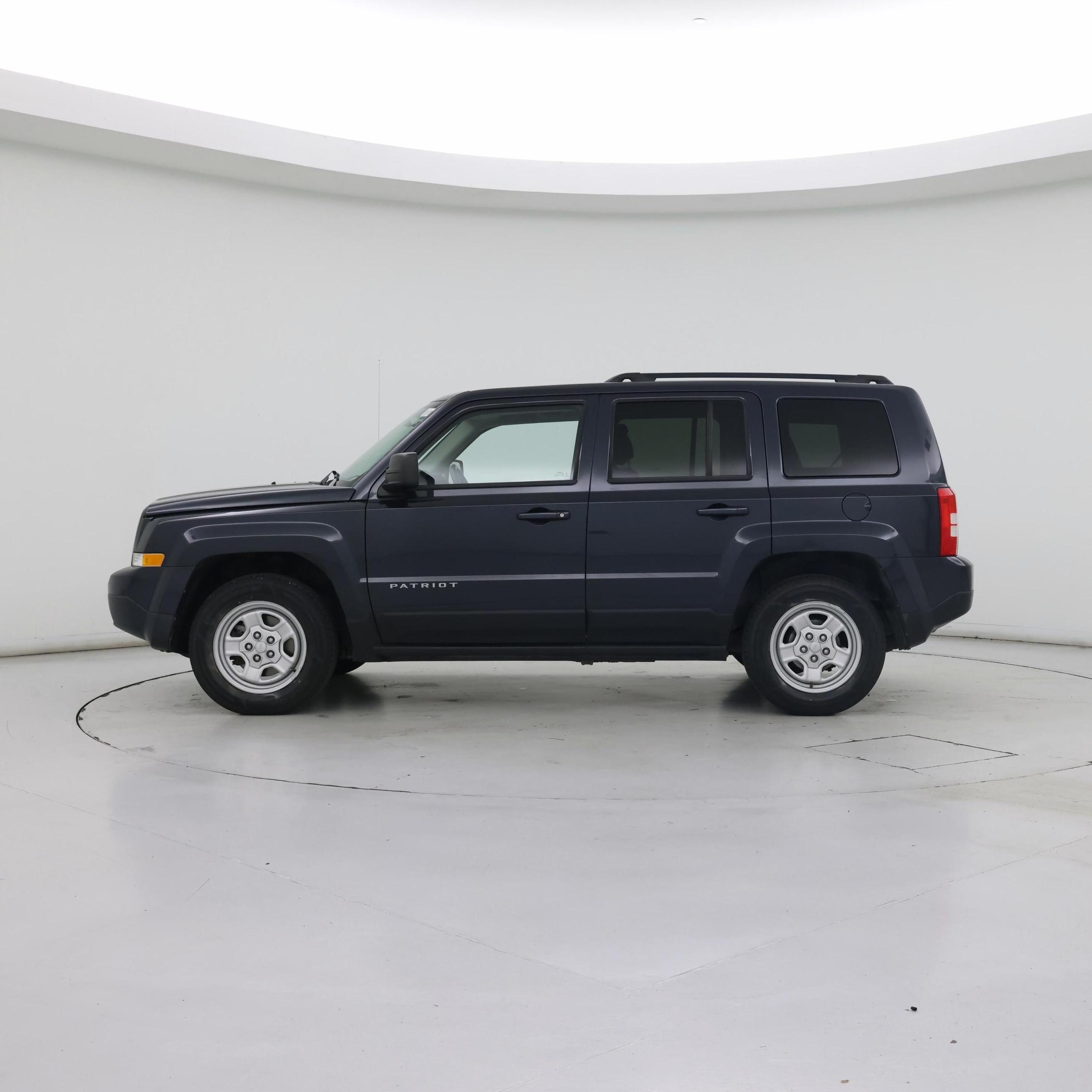 Thumbnail: 2014 Jeep Patriot - 3
