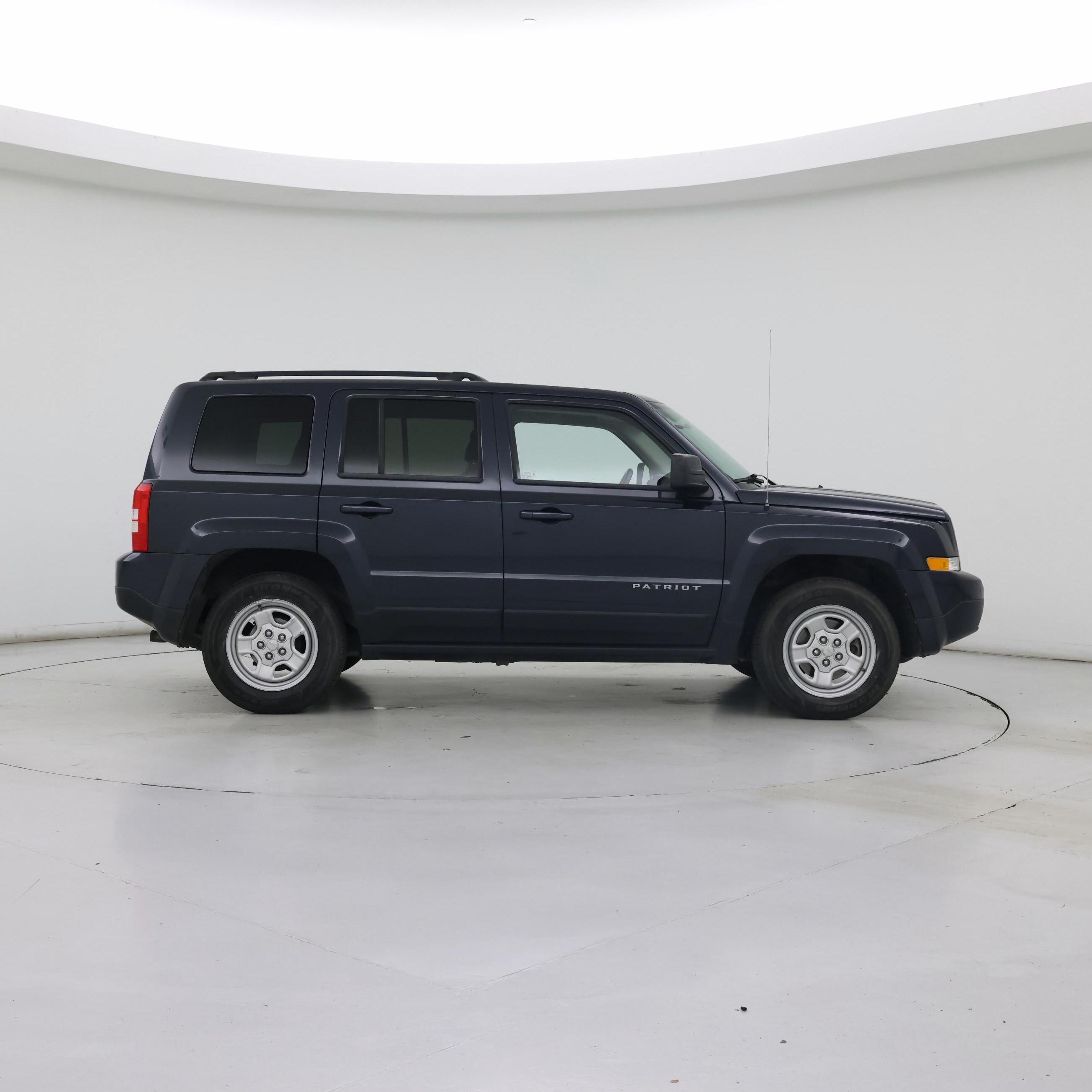 Thumbnail: 2014 Jeep Patriot - 7