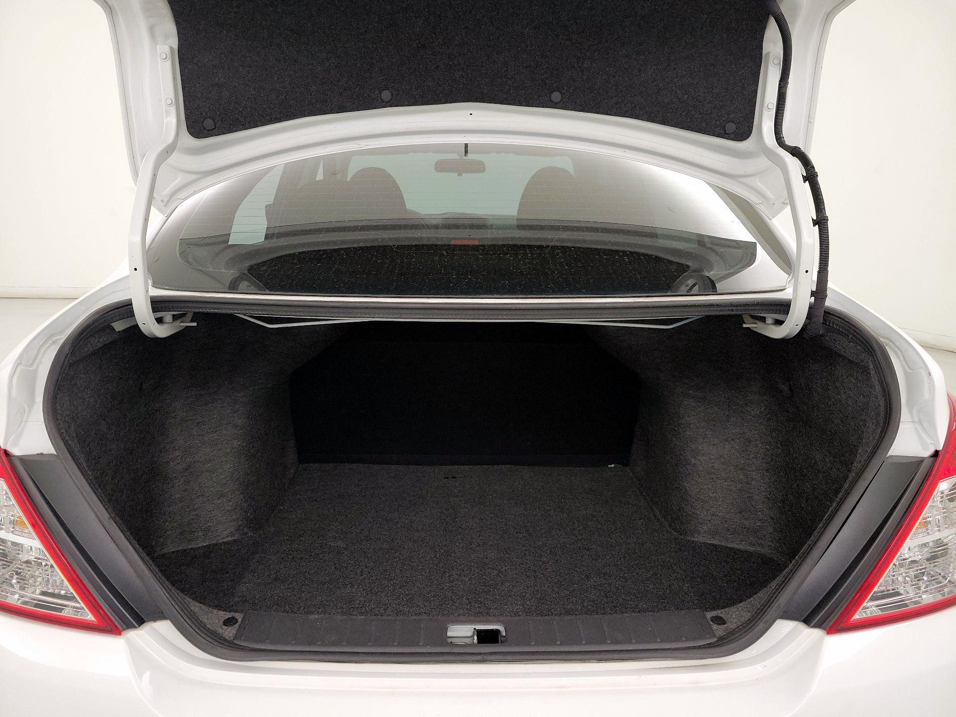 Thumbnail: 2018 Nissan Versa - 18