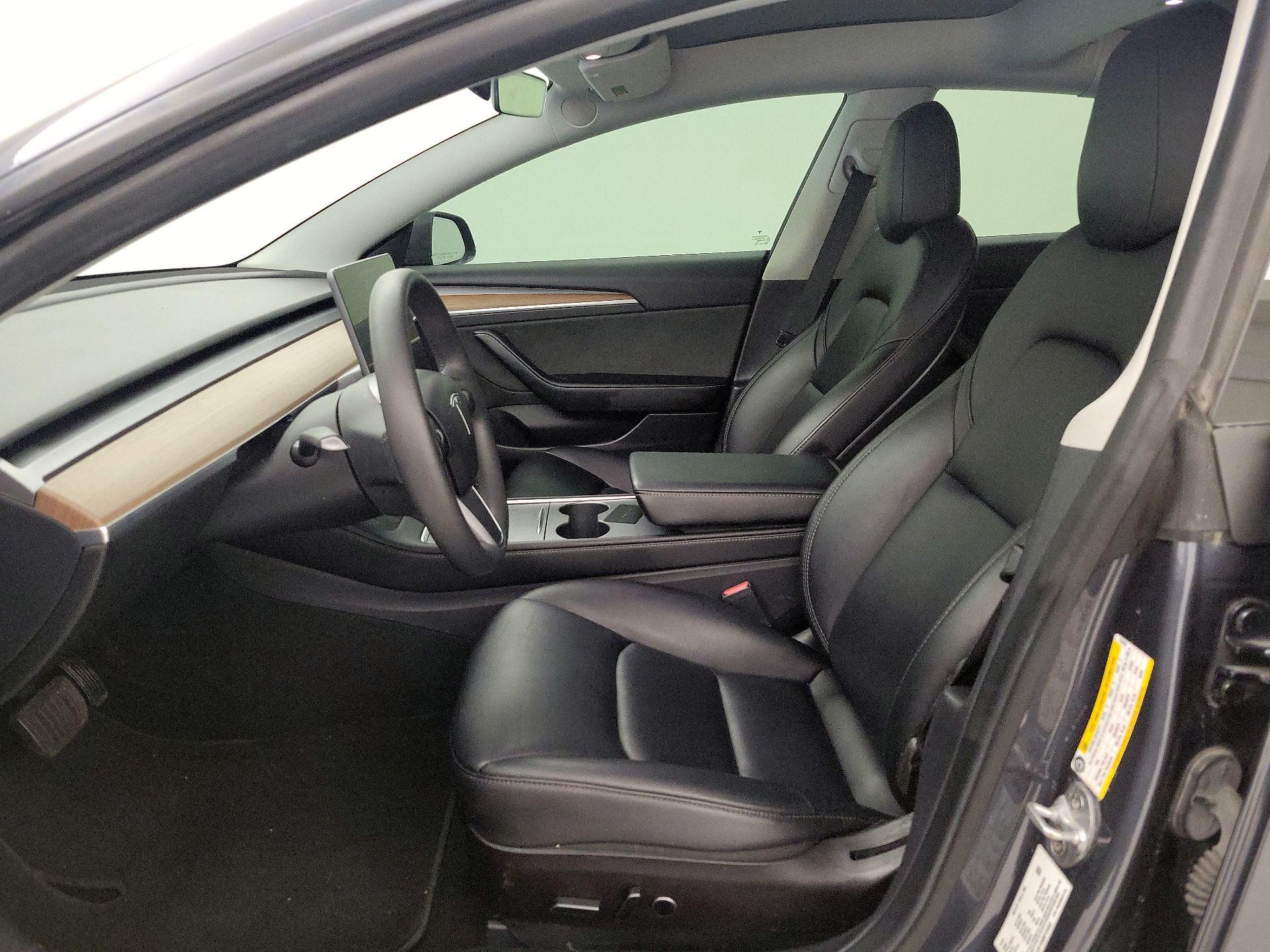 Thumbnail: 2022 Tesla Model 3 - 11