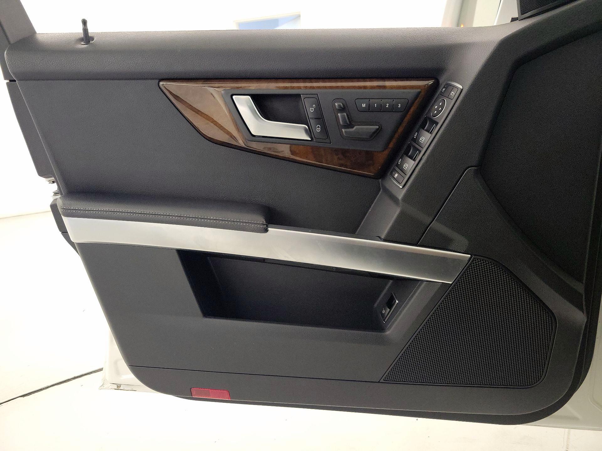 Thumbnail: 2015 Mercedes-Benz GLK - 12