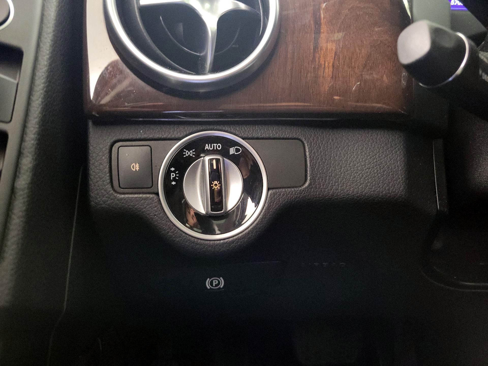 Thumbnail: 2015 Mercedes-Benz GLK - 13