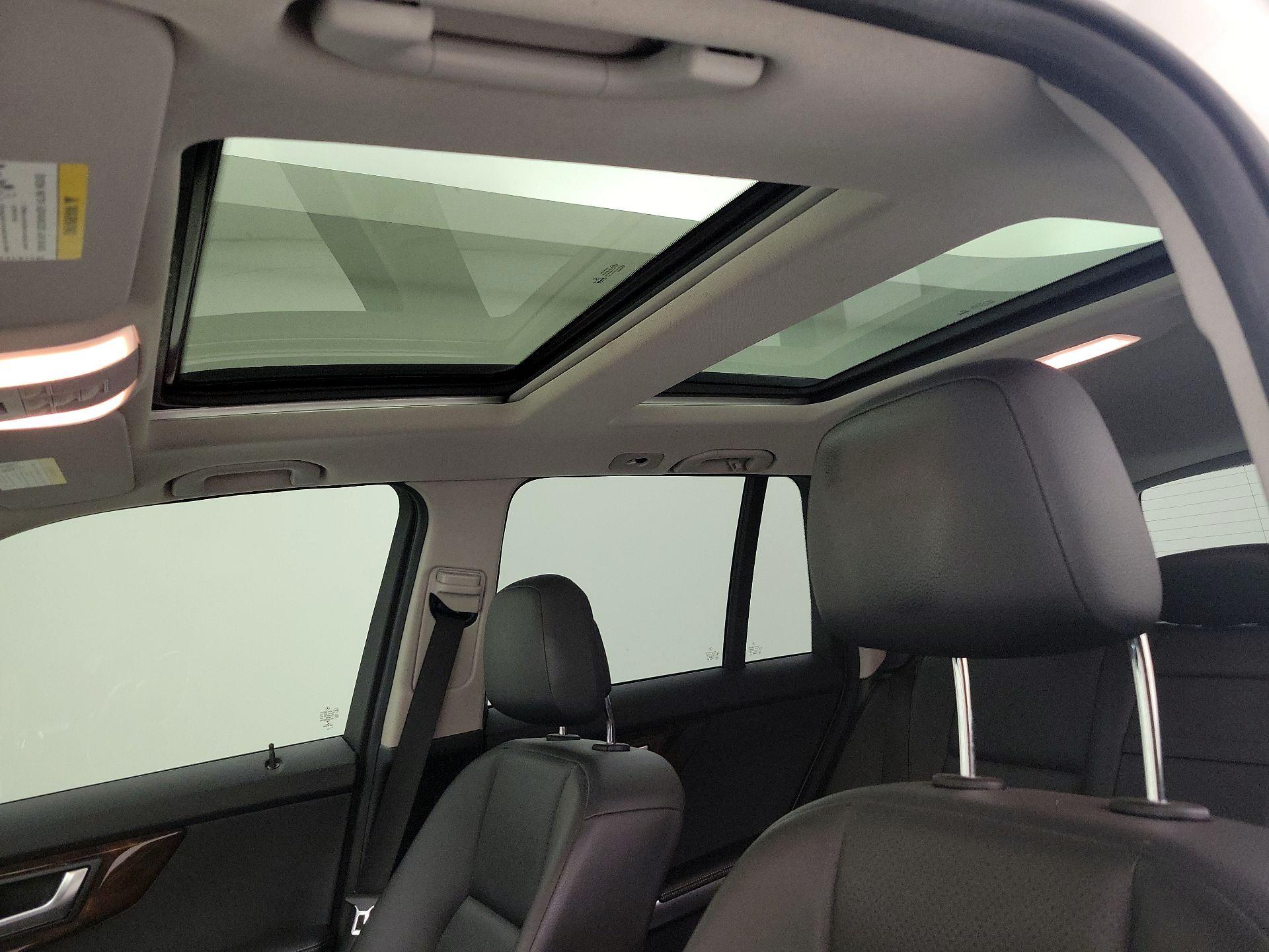 Thumbnail: 2015 Mercedes-Benz GLK - 18