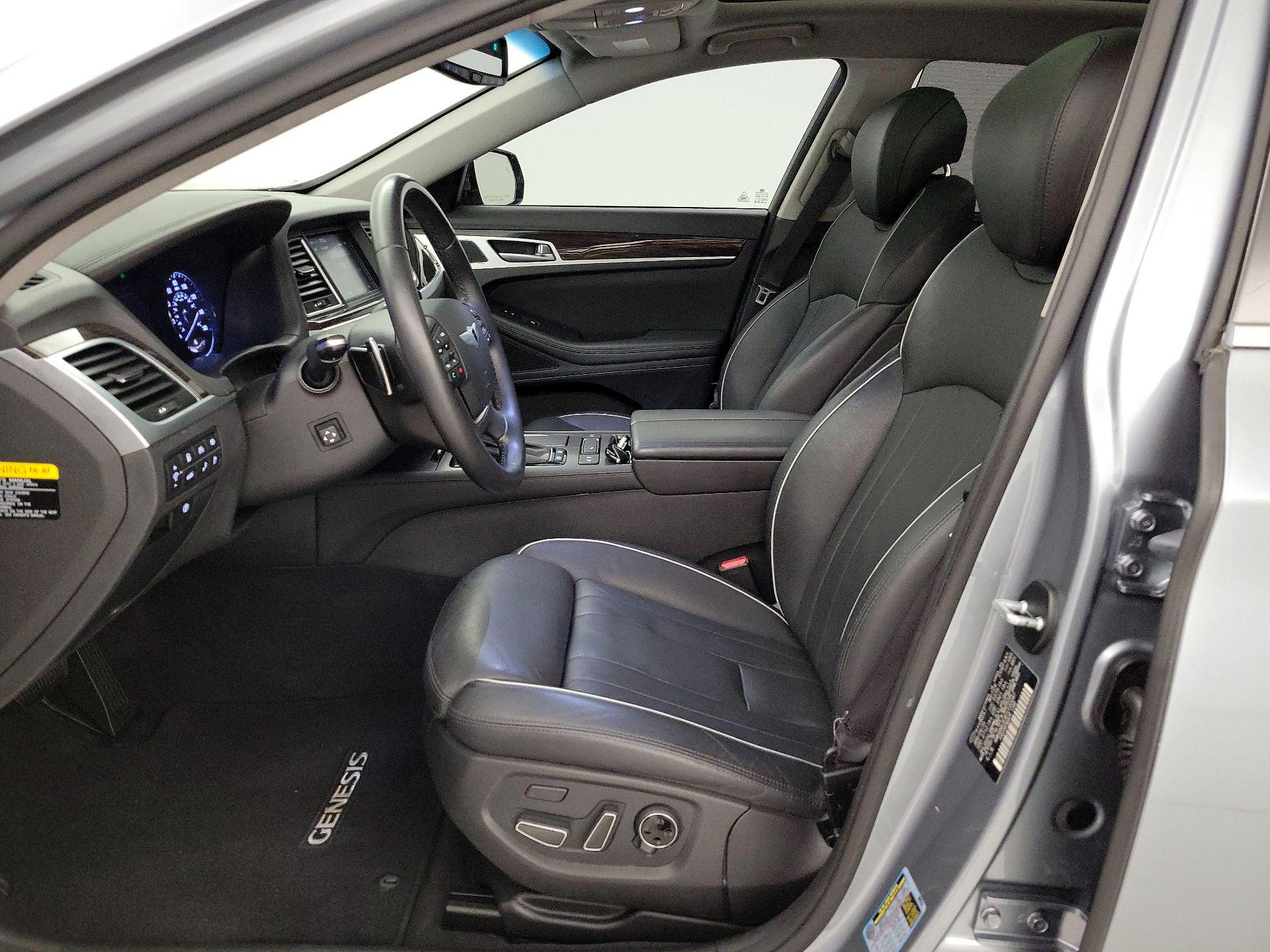 Thumbnail: 2015 Hyundai Genesis - 11