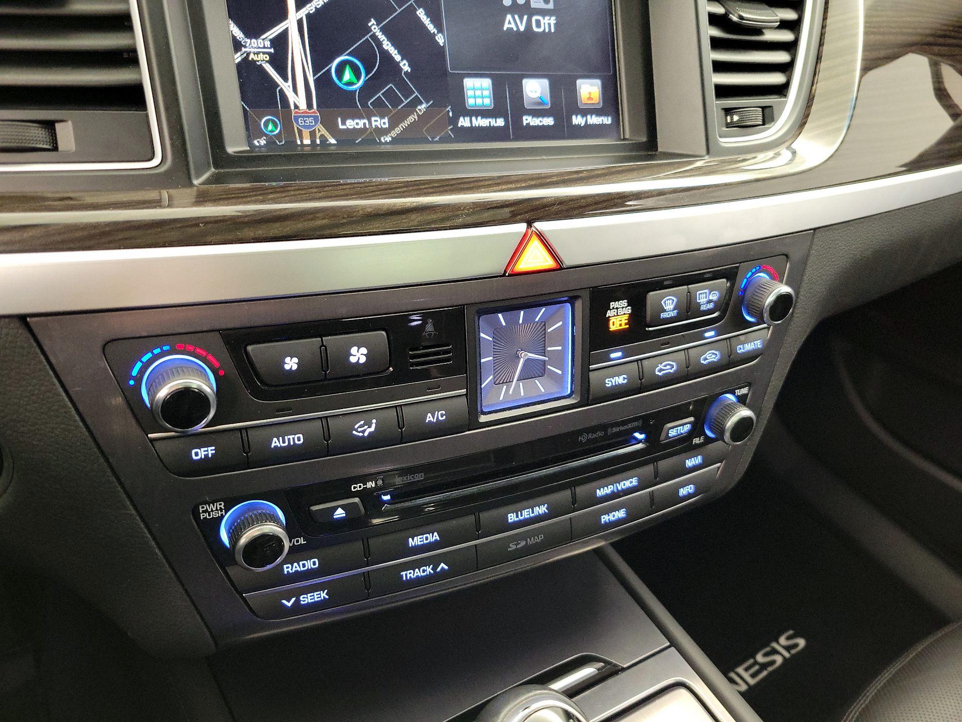 Thumbnail: 2015 Hyundai Genesis - 17