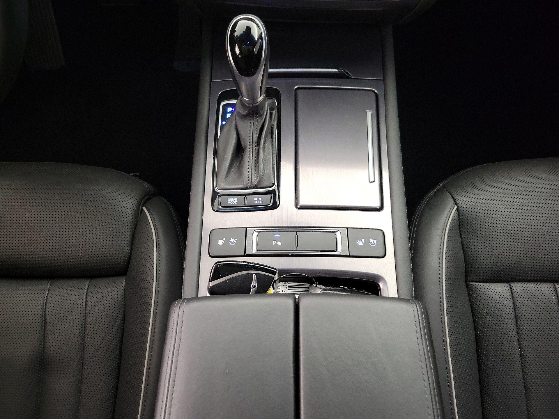 Thumbnail: 2015 Hyundai Genesis - 18