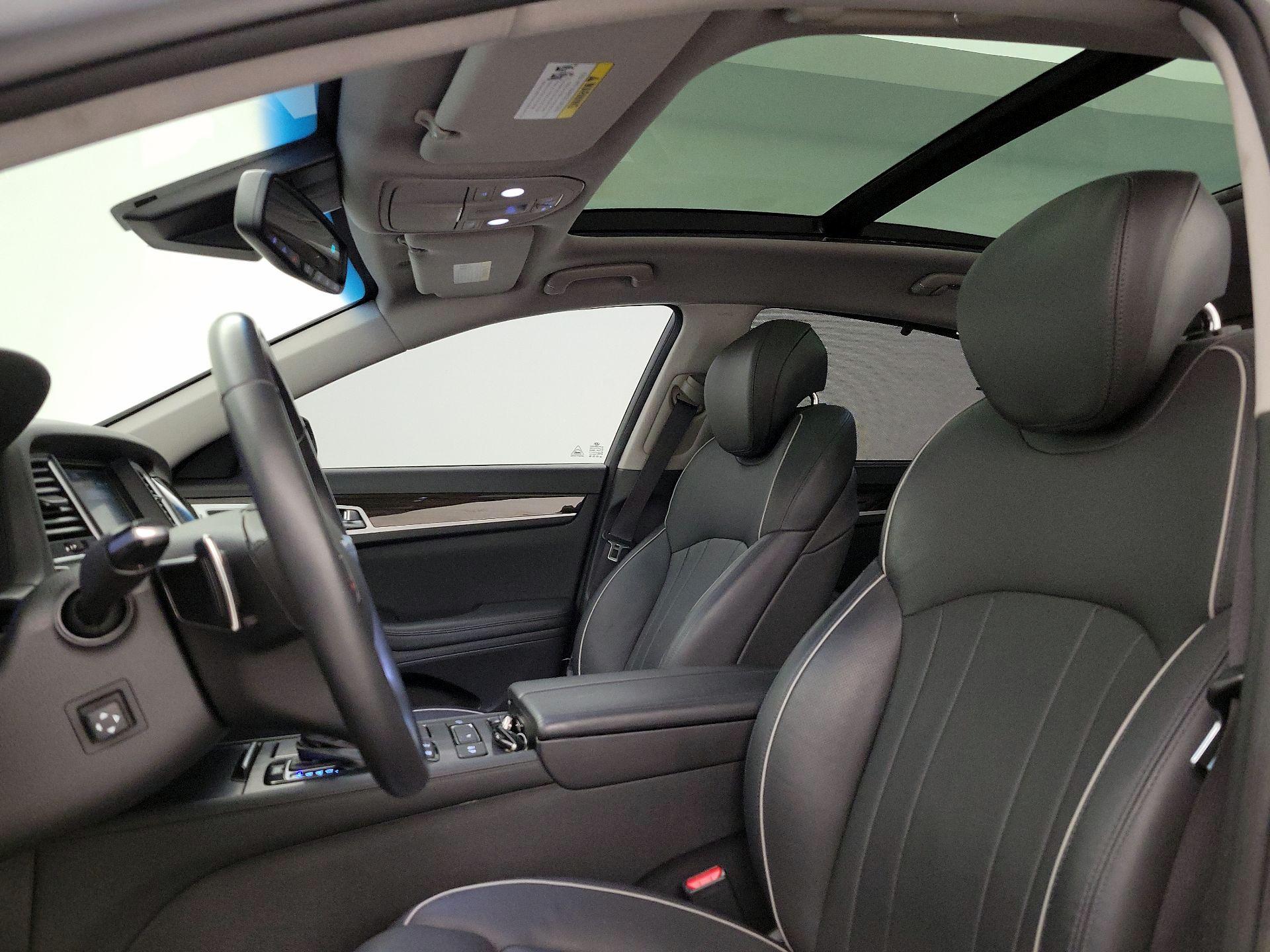 Thumbnail: 2015 Hyundai Genesis - 19