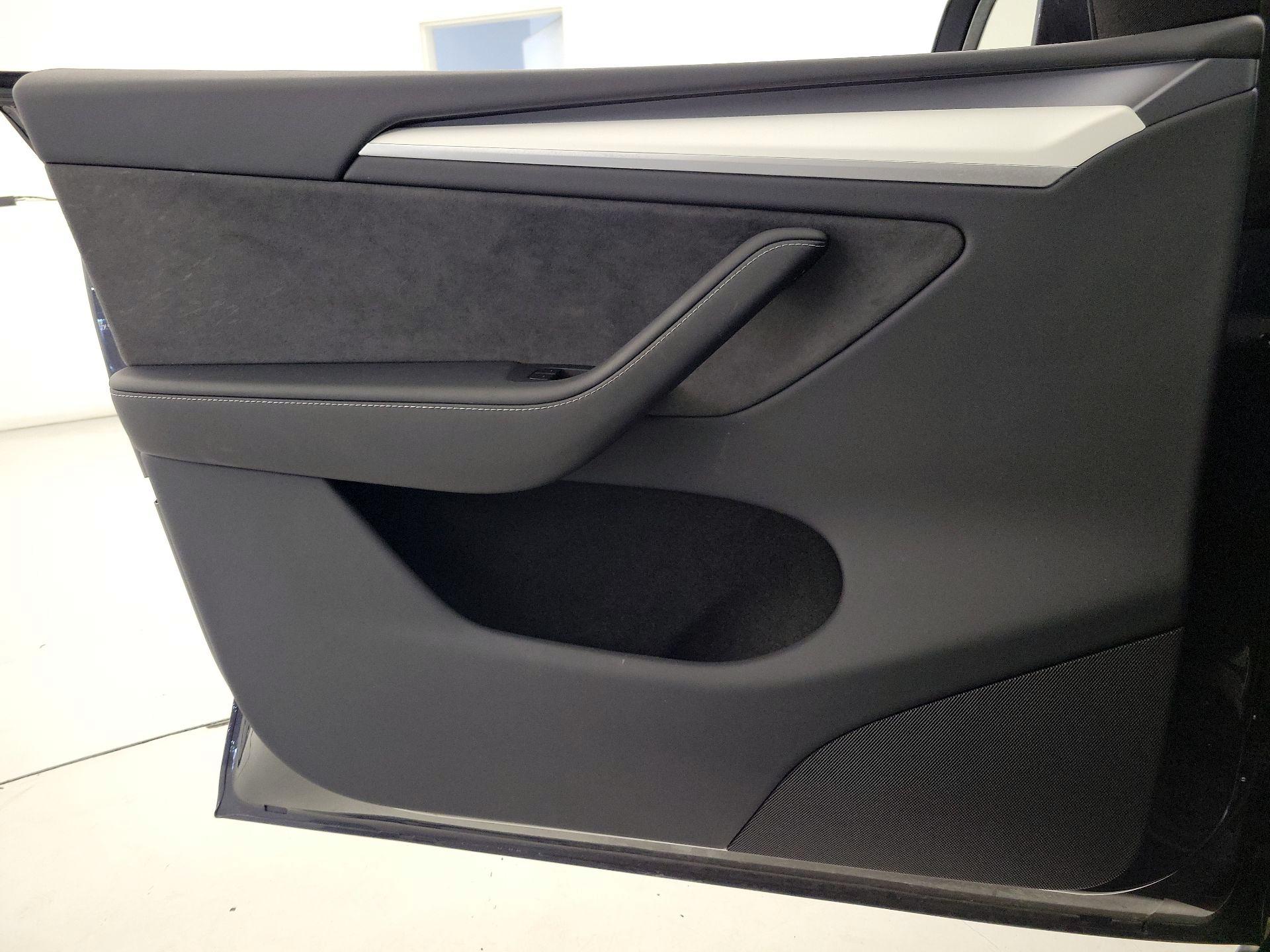 Thumbnail: 2025 Tesla Model Y - 12