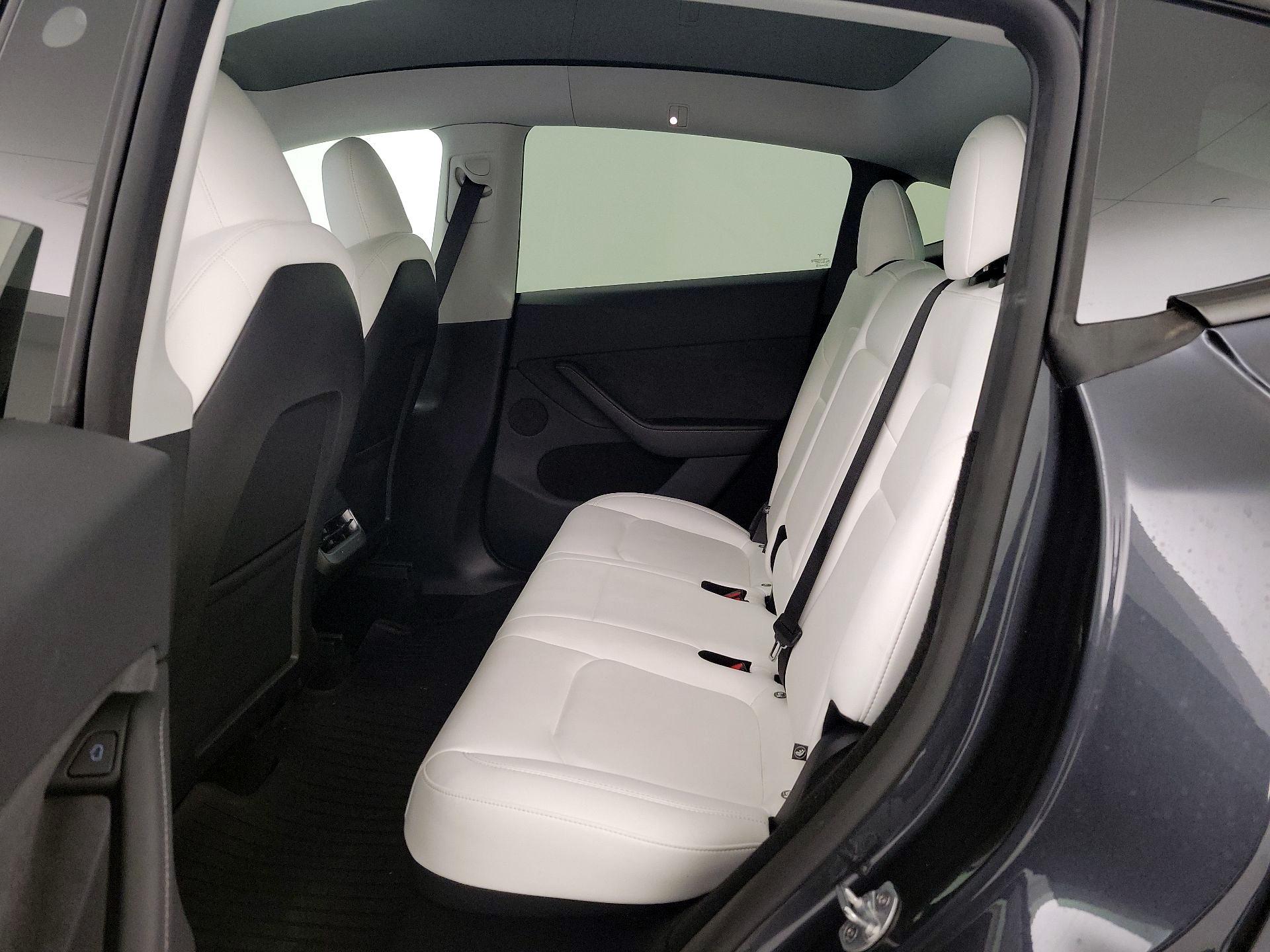 Thumbnail: 2025 Tesla Model Y - 17