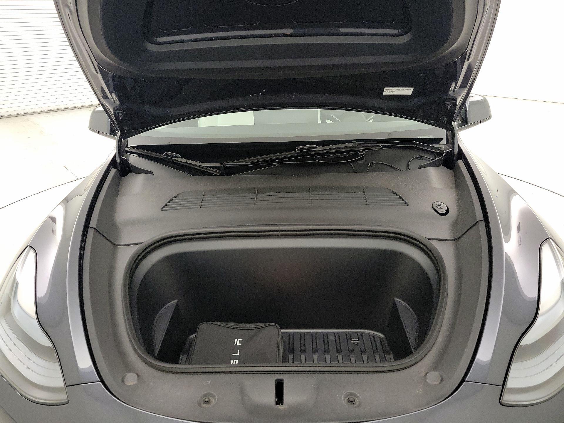 Thumbnail: 2025 Tesla Model Y - 19