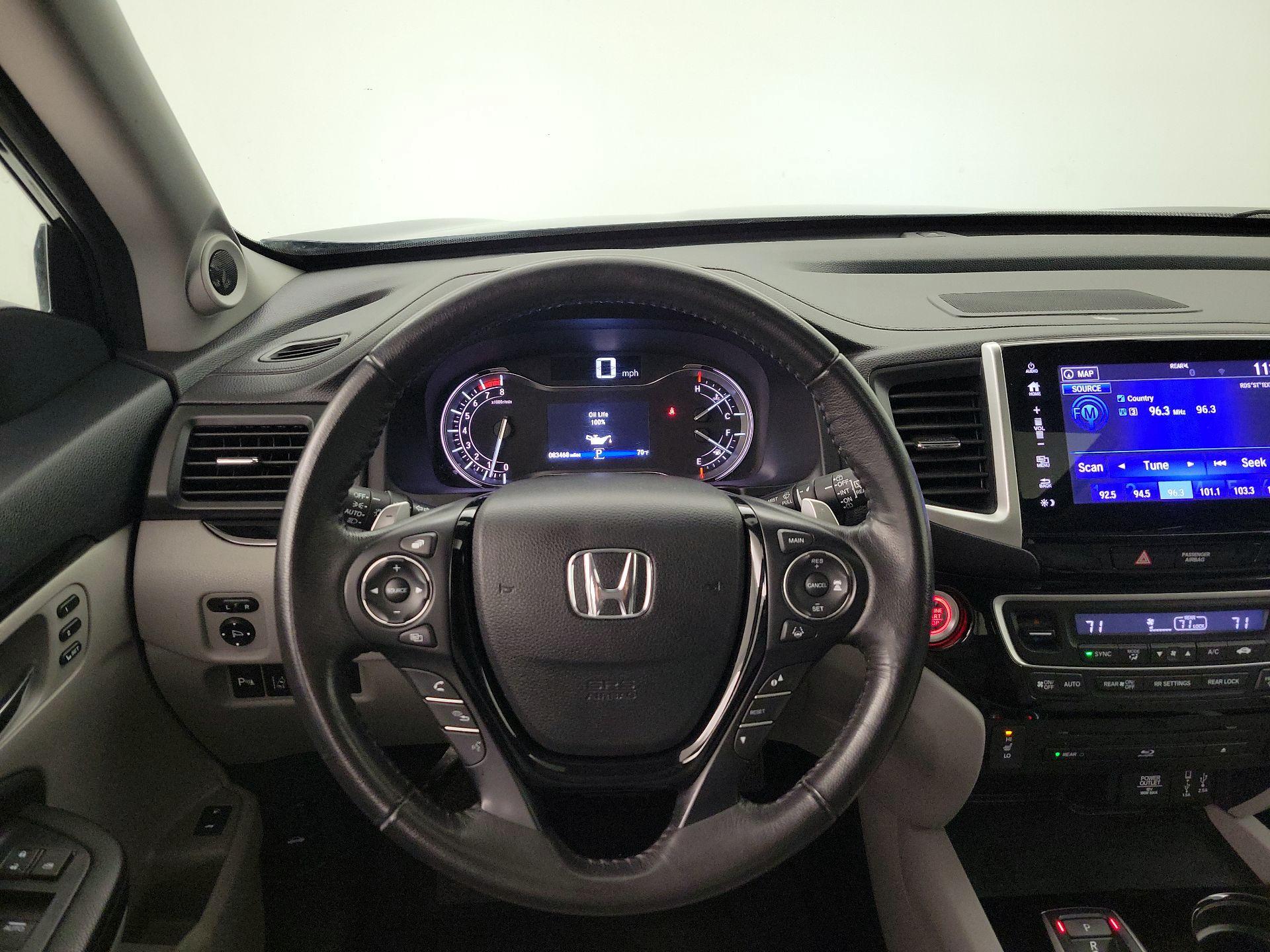 Thumbnail: 2018 Honda Pilot - 10