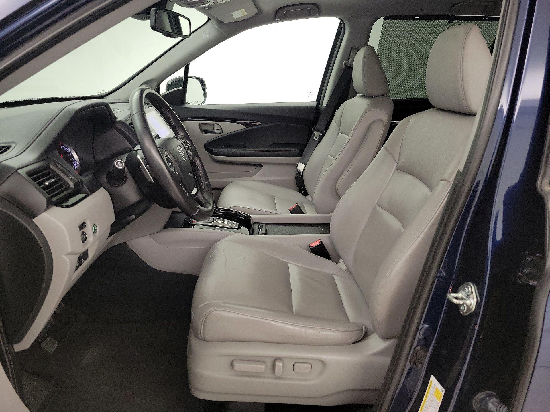 Thumbnail: 2018 Honda Pilot - 11