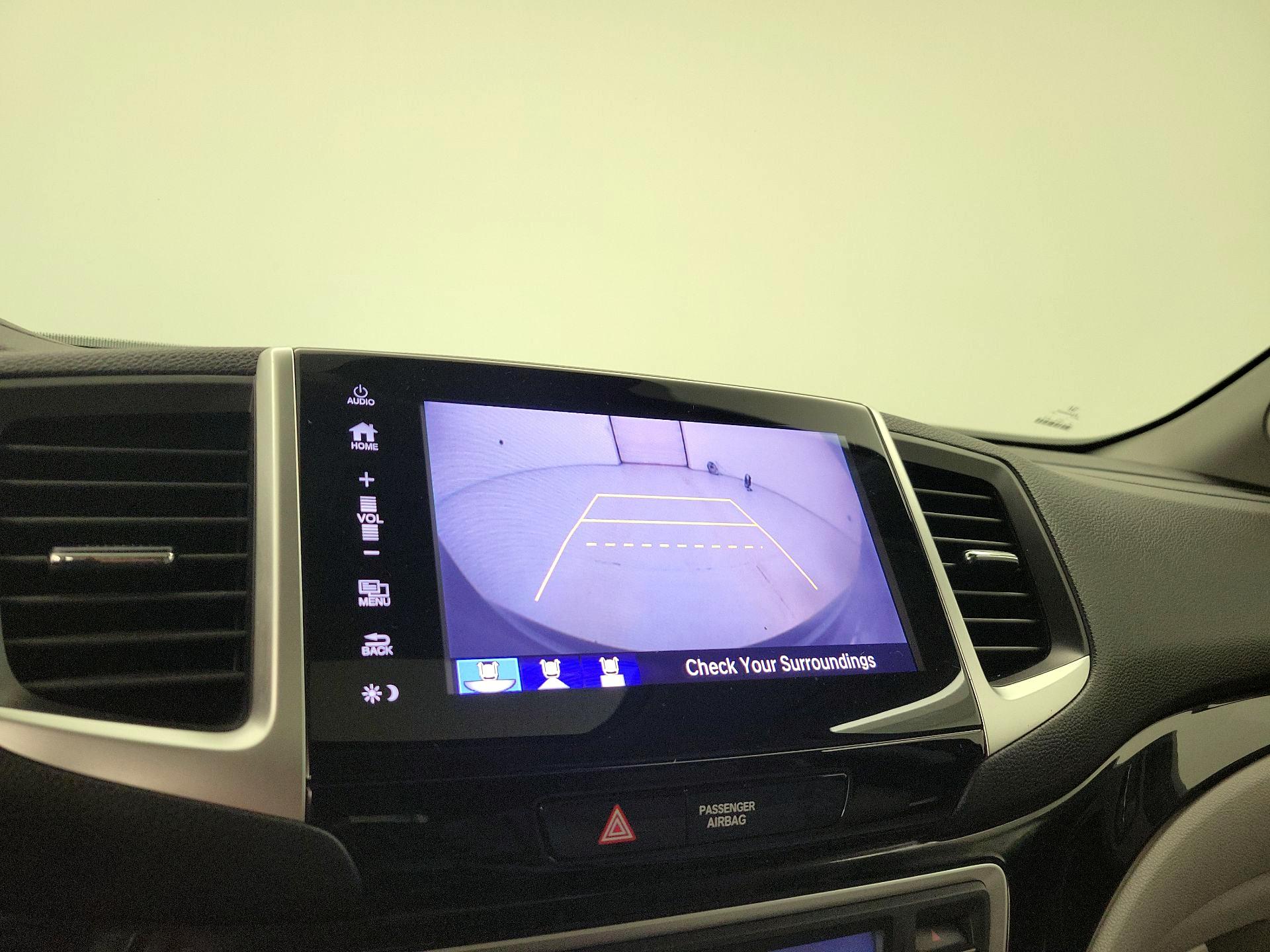 Thumbnail: 2018 Honda Pilot - 14