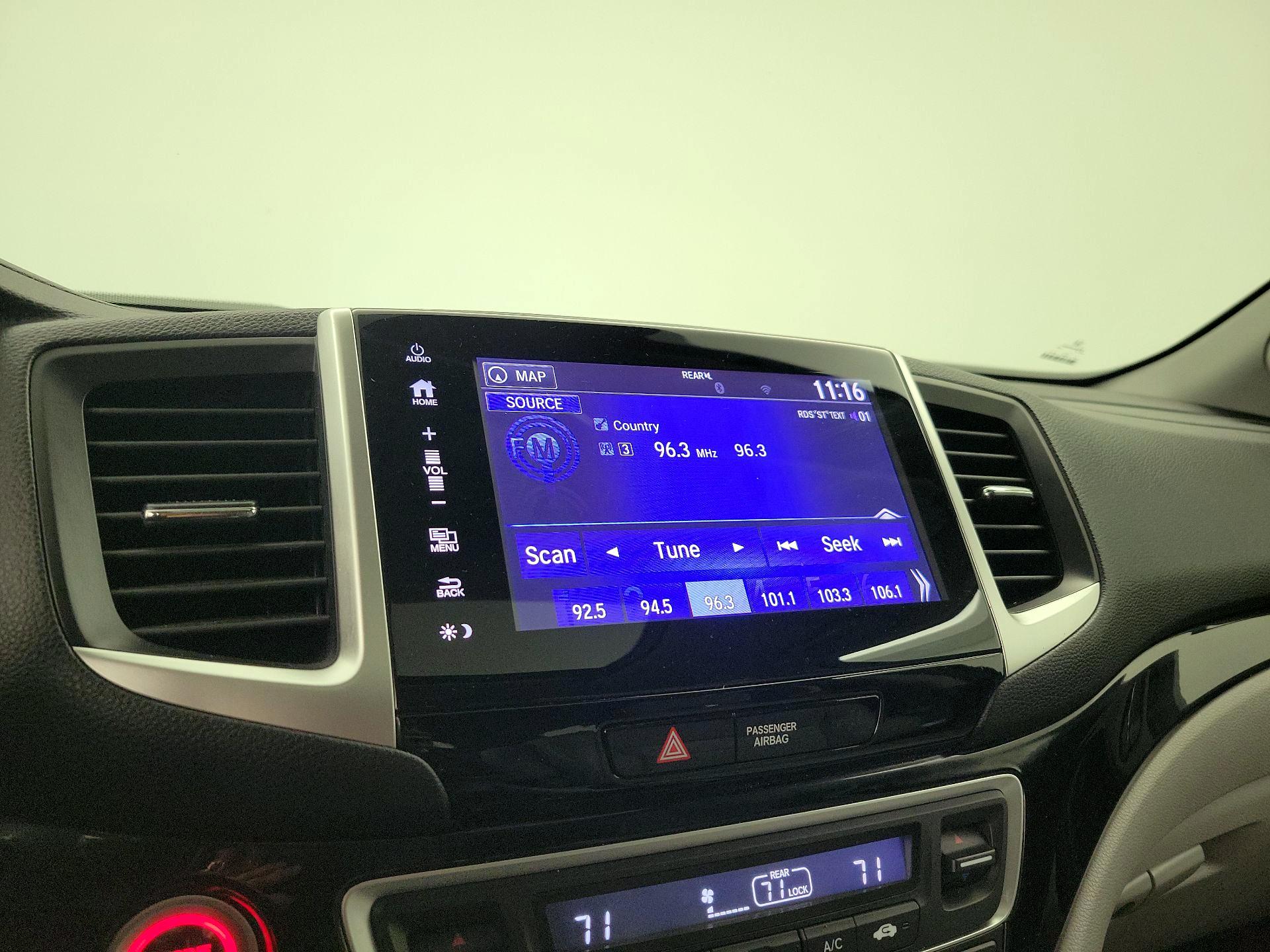 Thumbnail: 2018 Honda Pilot - 15