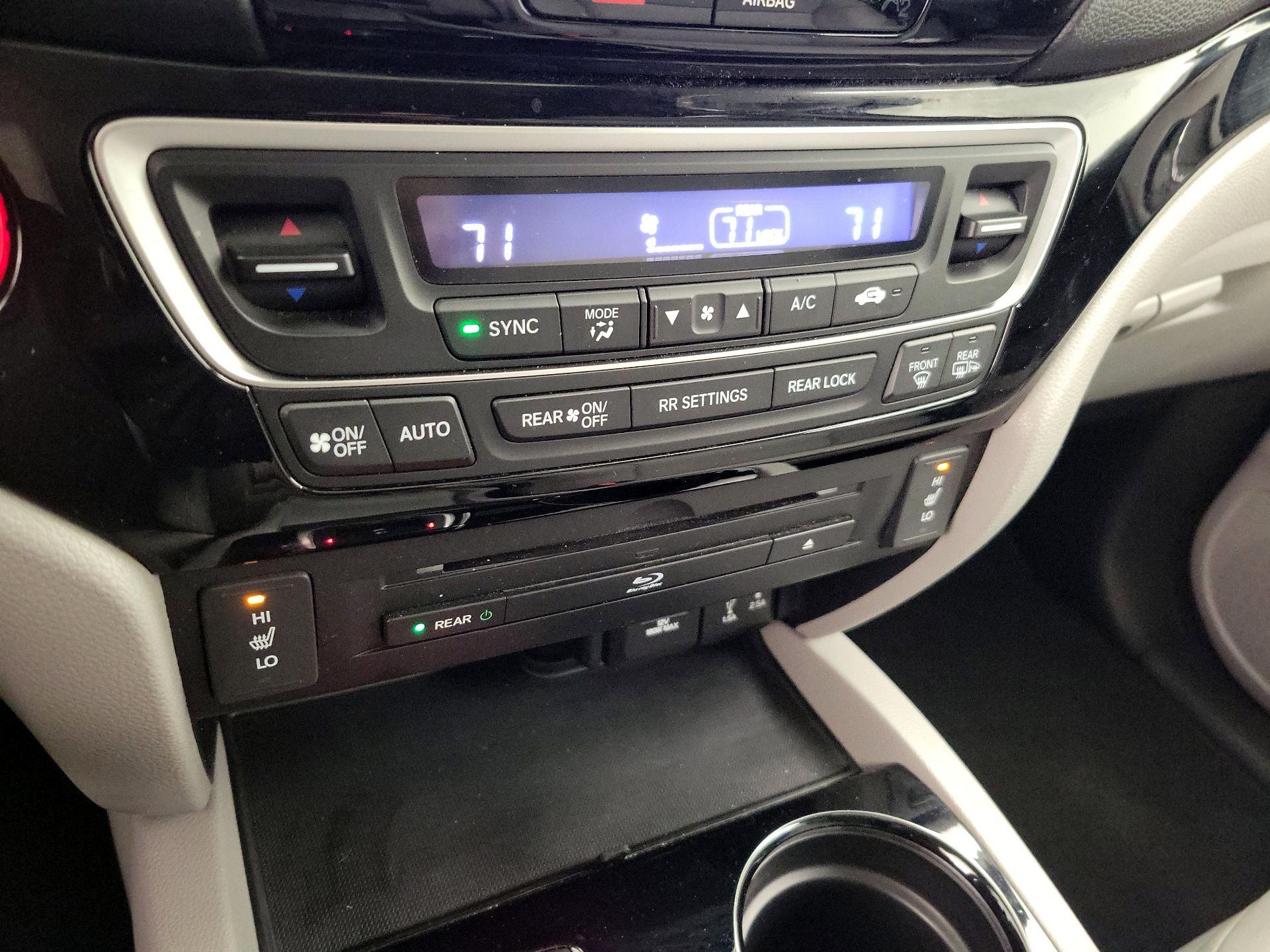 Thumbnail: 2018 Honda Pilot - 16