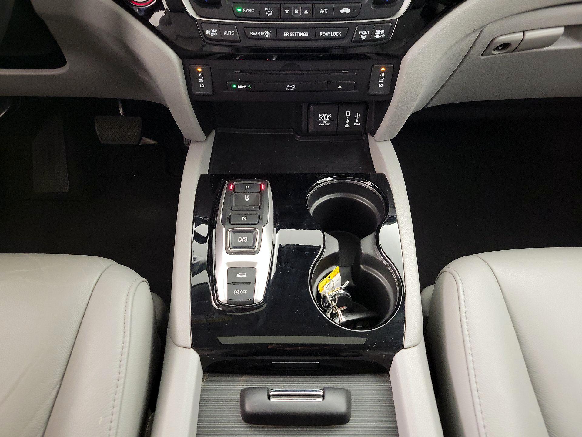 Thumbnail: 2018 Honda Pilot - 17