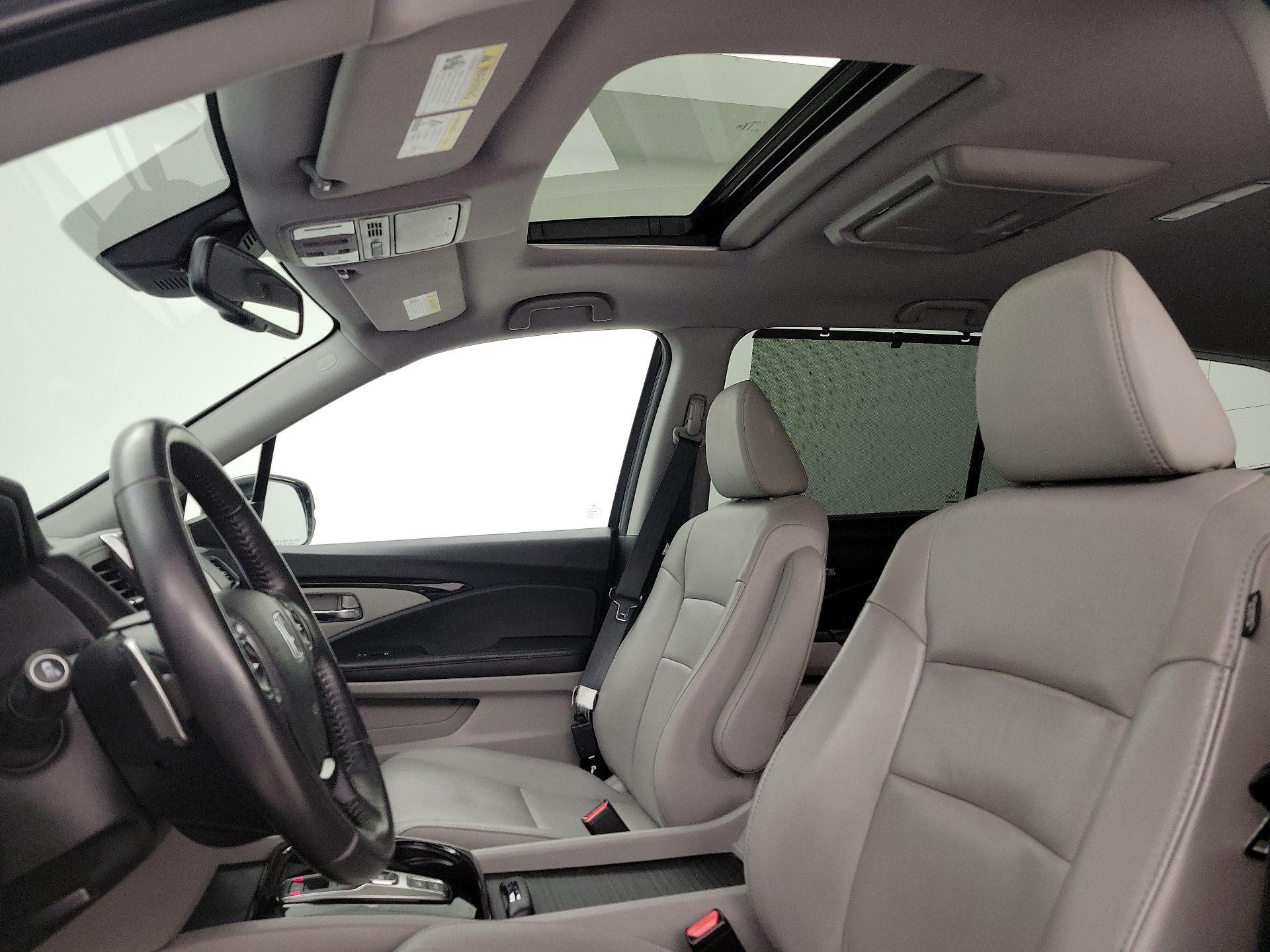 Thumbnail: 2018 Honda Pilot - 18