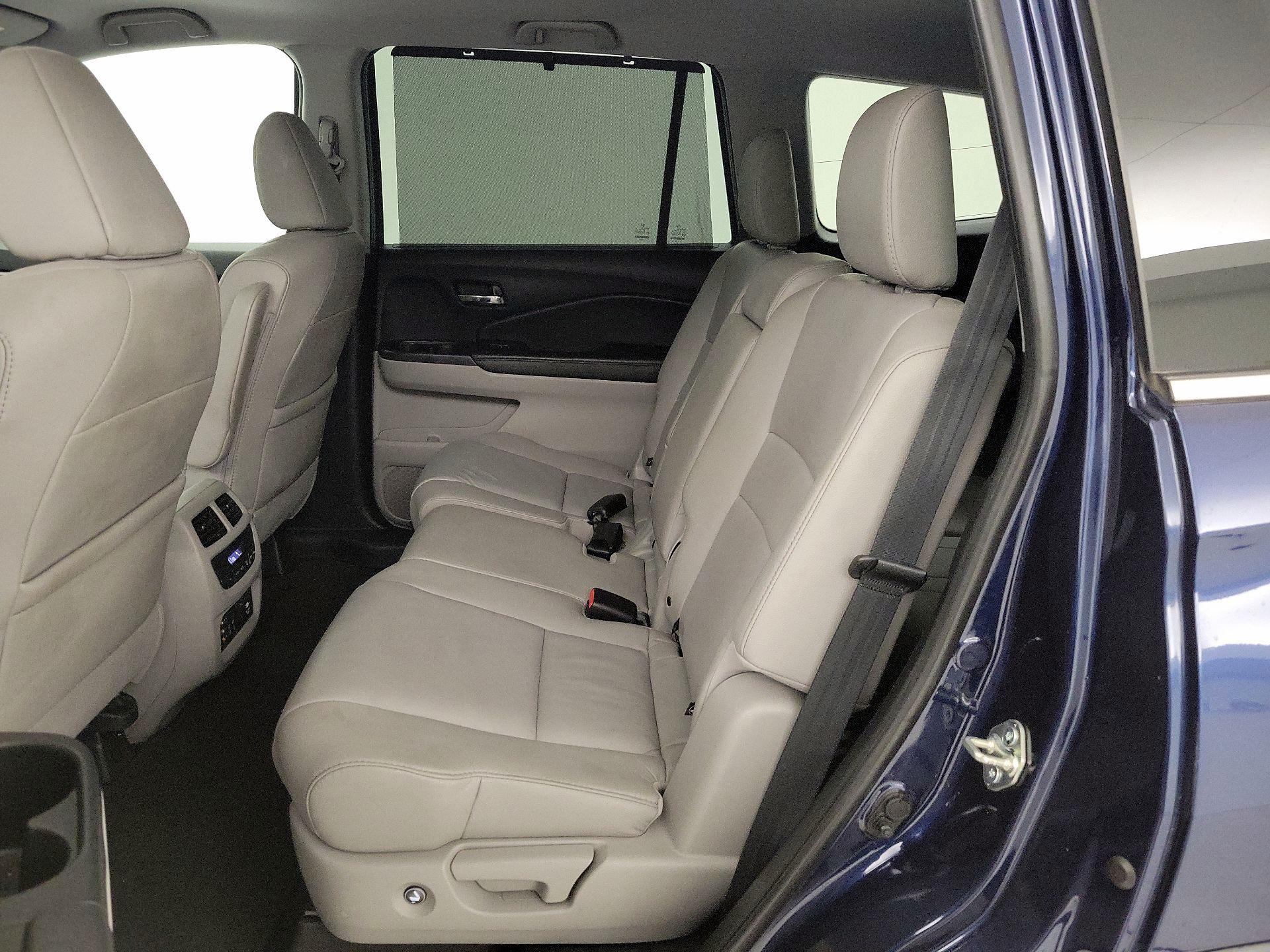 Thumbnail: 2018 Honda Pilot - 19