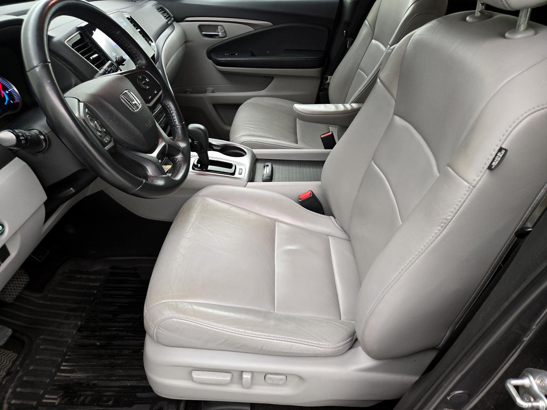 Thumbnail: 2019 Honda Pilot - 11