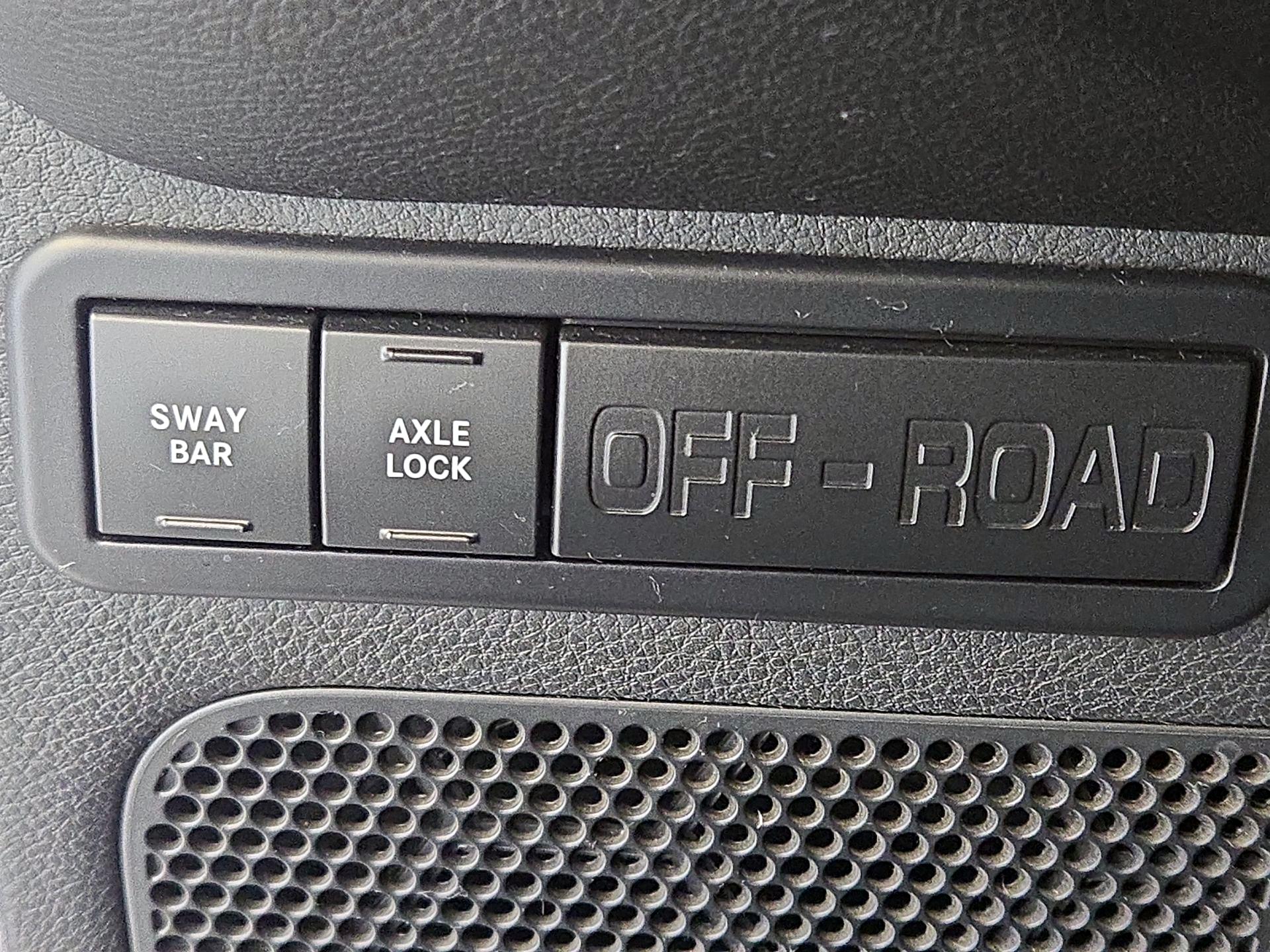 Thumbnail: 2017 Jeep Wrangler - 13