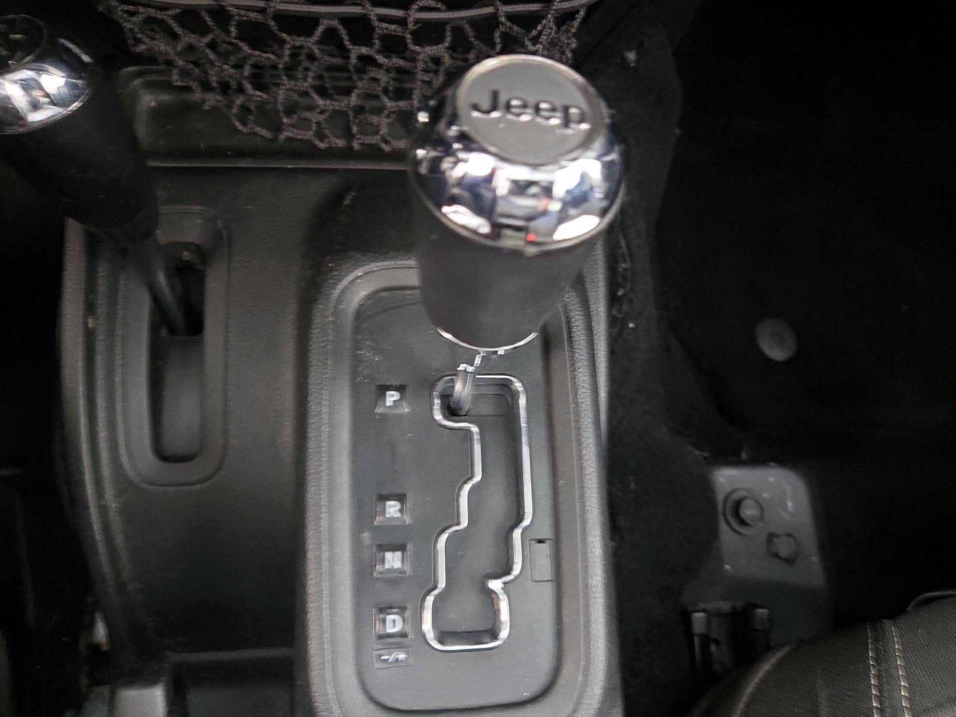 Thumbnail: 2017 Jeep Wrangler - 16