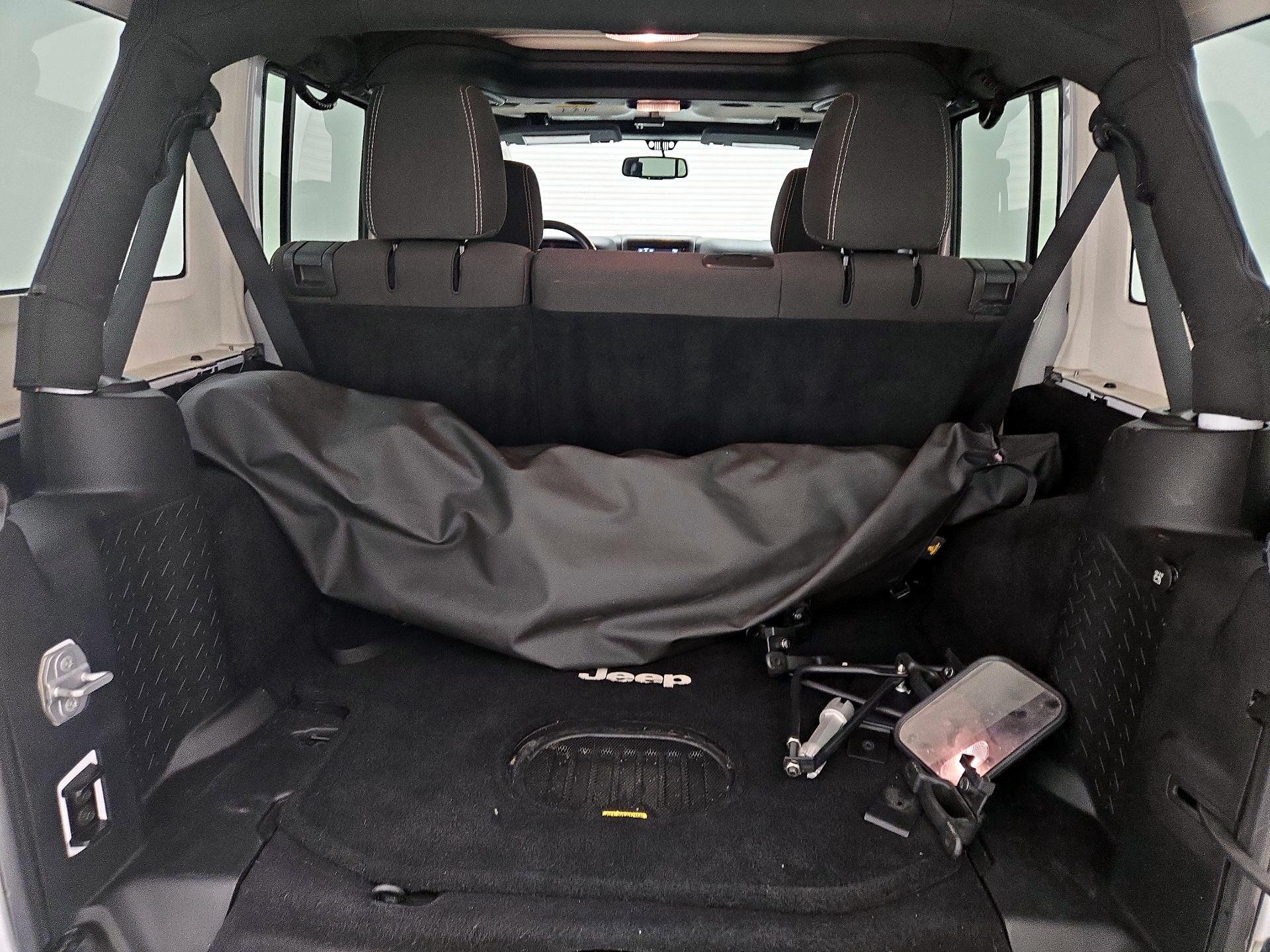 Thumbnail: 2017 Jeep Wrangler - 18