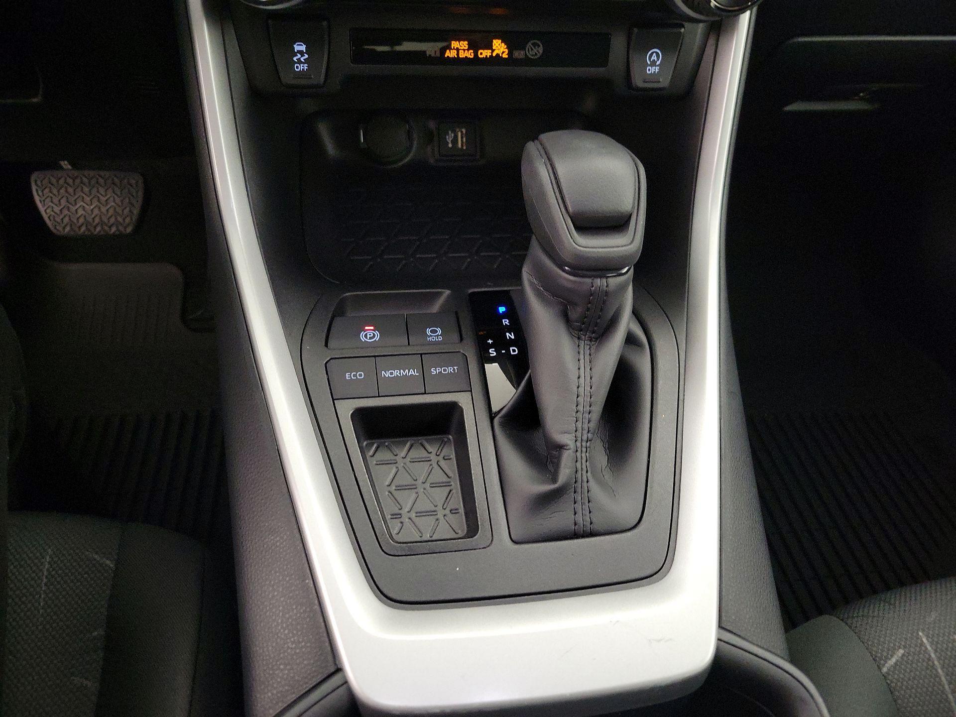 Thumbnail: 2025 Toyota RAV4 - 17