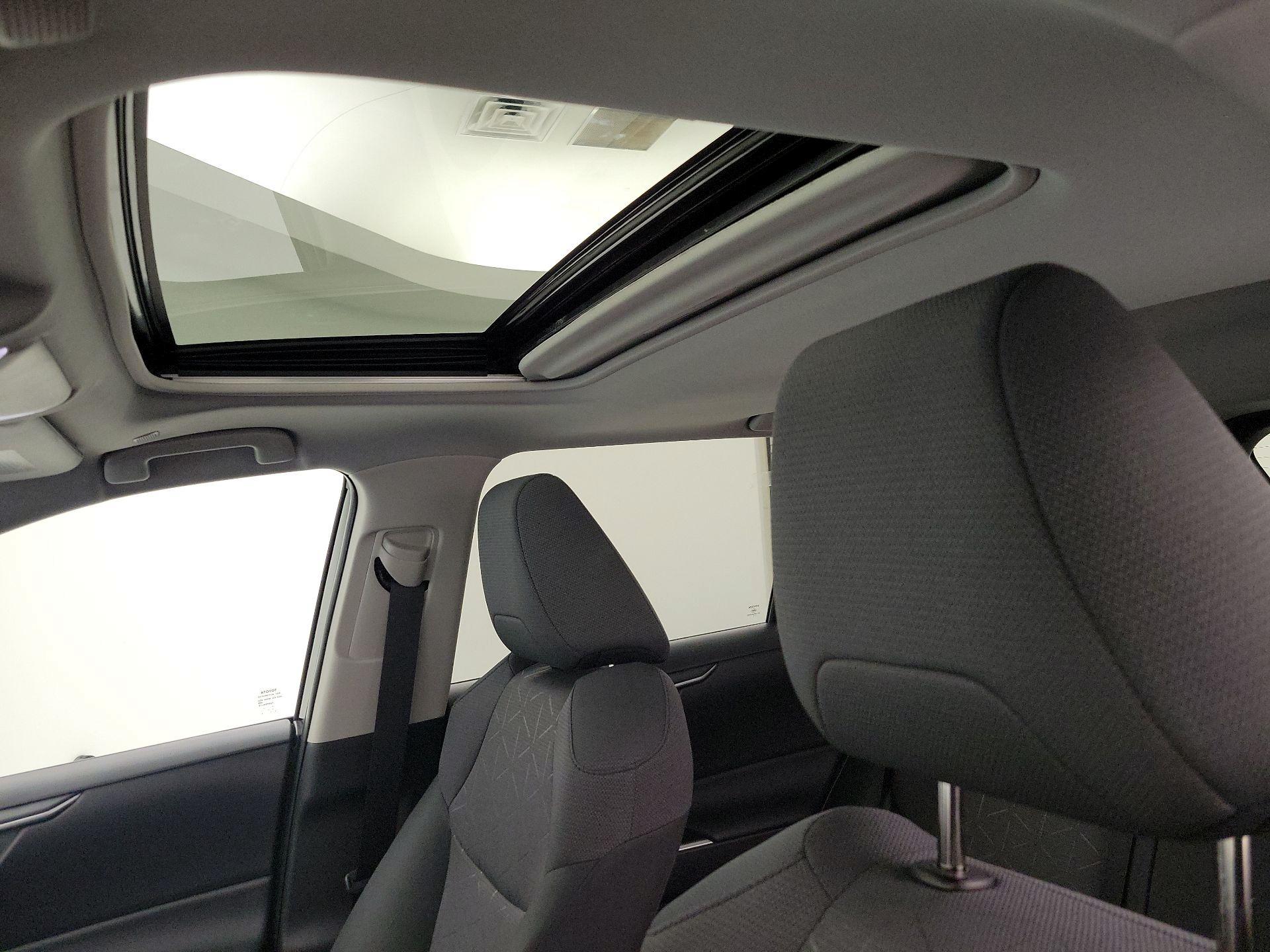 Thumbnail: 2025 Toyota RAV4 - 18