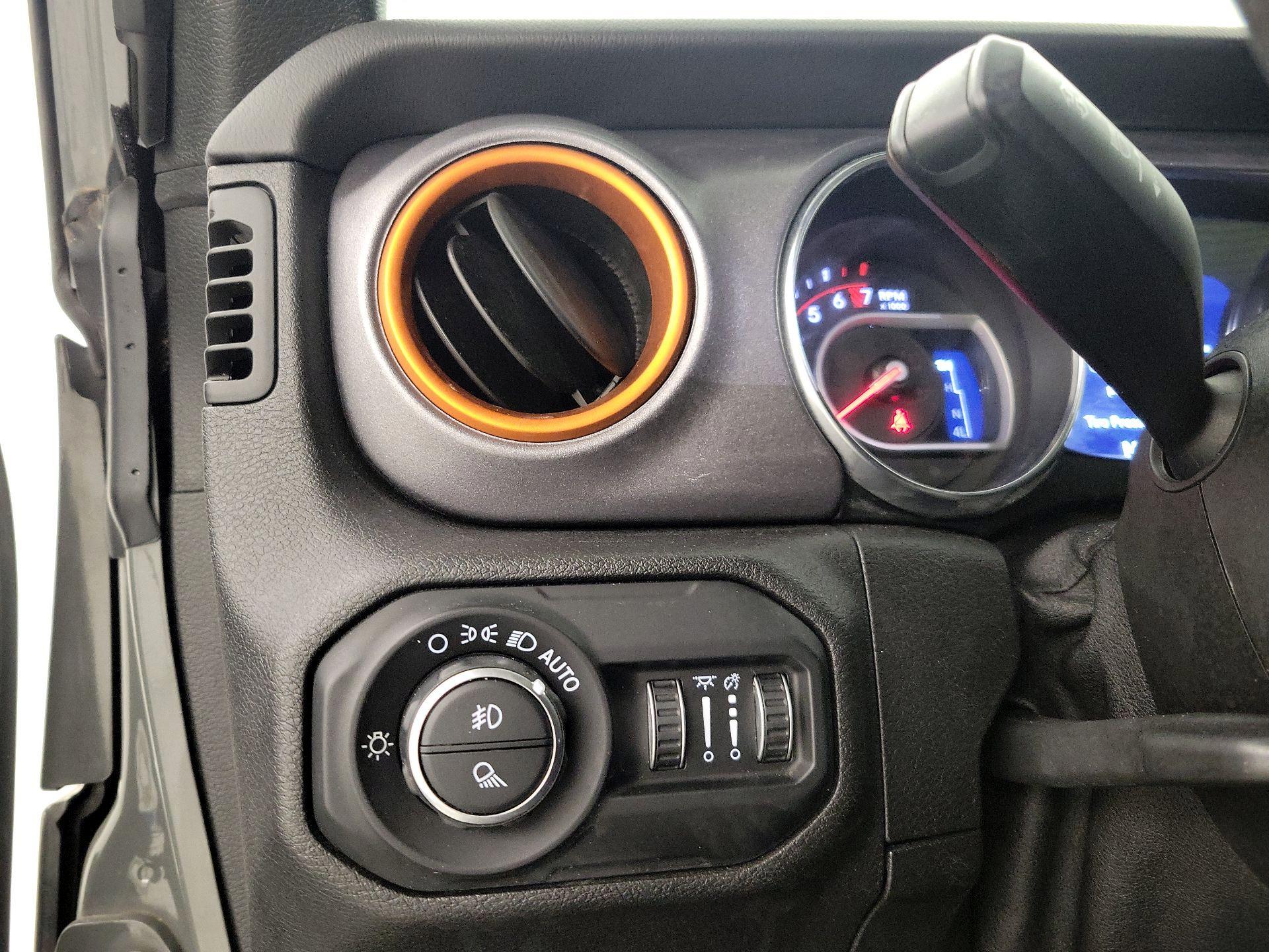 Thumbnail: 2021 Jeep Gladiator - 13