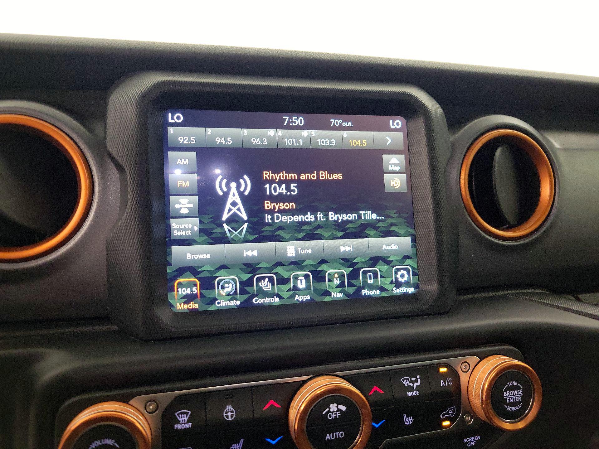 Thumbnail: 2021 Jeep Gladiator - 15