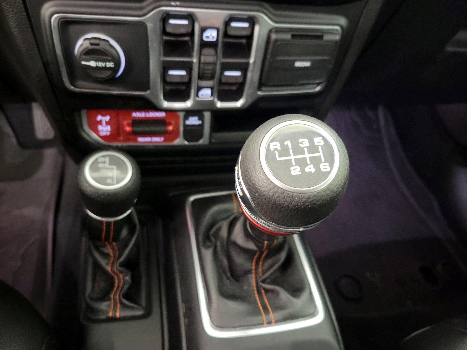 Thumbnail: 2021 Jeep Gladiator - 17