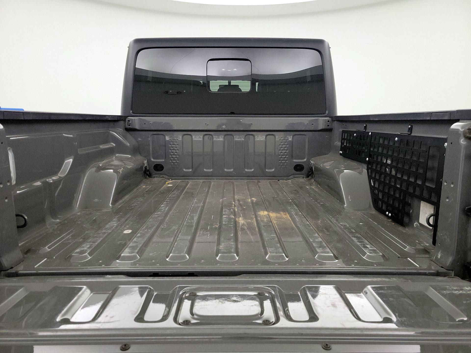 Thumbnail: 2021 Jeep Gladiator - 19