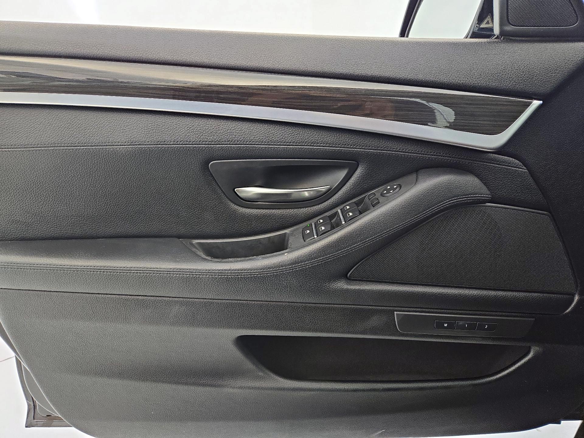 Thumbnail: 2014 BMW 5 Series - 12