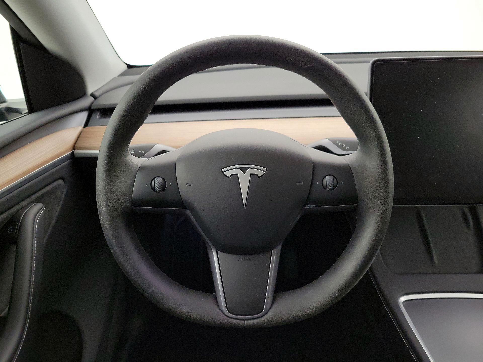 Thumbnail: 2025 Tesla Model Y - 10