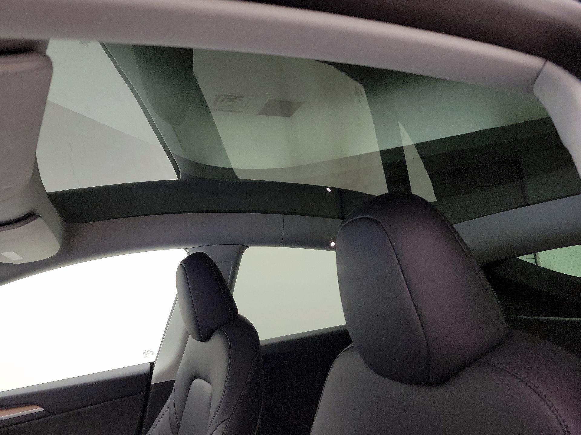 Thumbnail: 2025 Tesla Model Y - 18