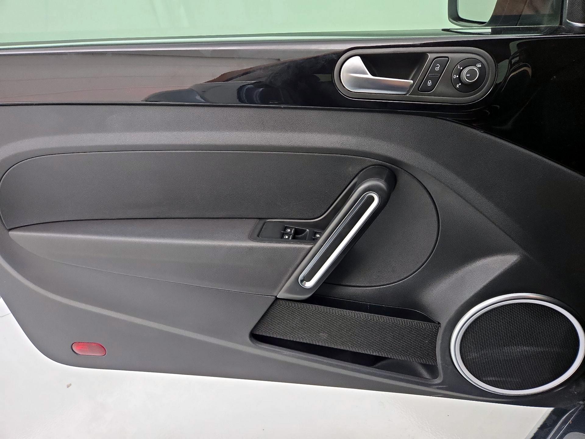 Thumbnail: 2019 Volkswagen Beetle - 12