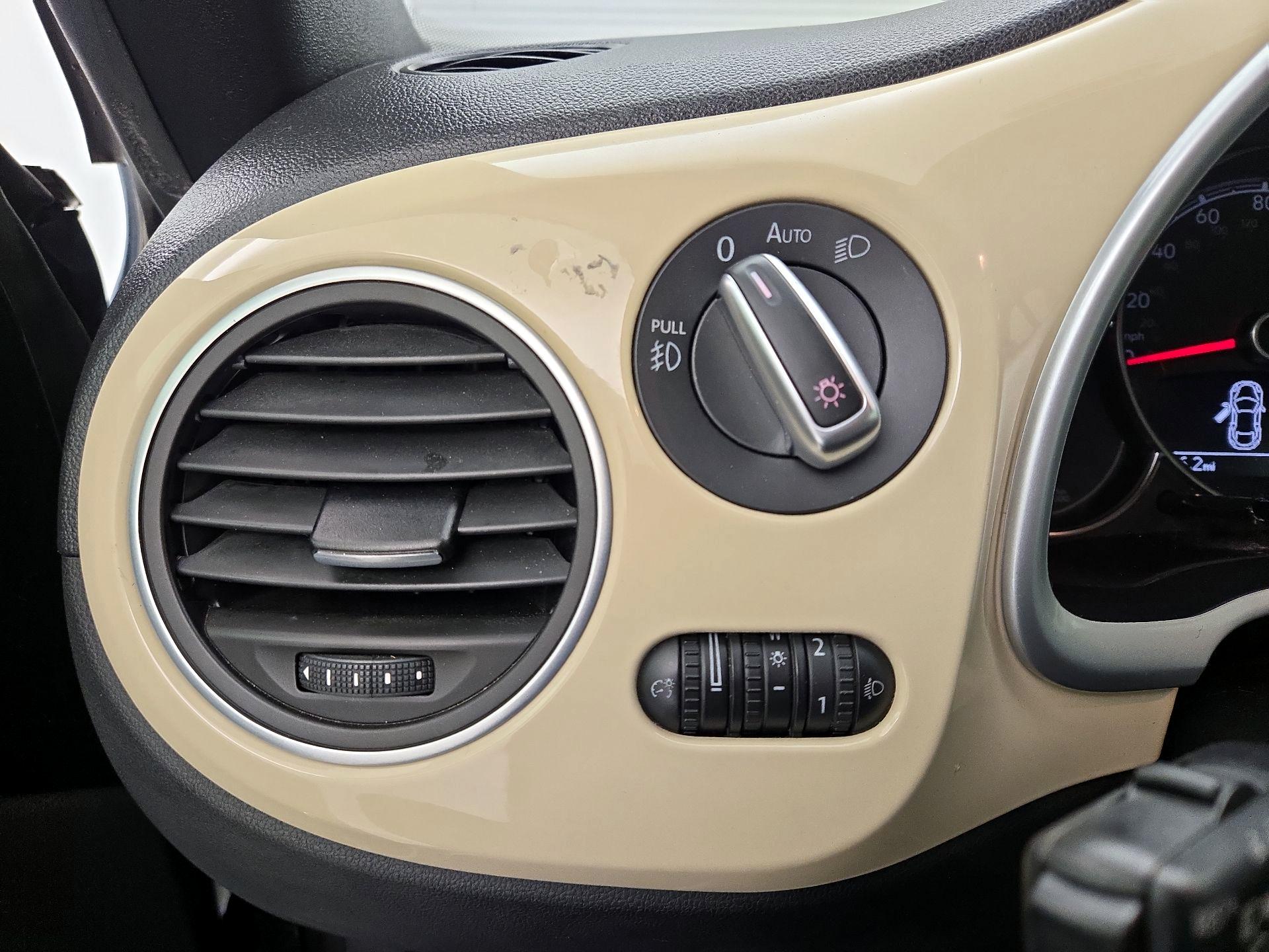 Thumbnail: 2019 Volkswagen Beetle - 13