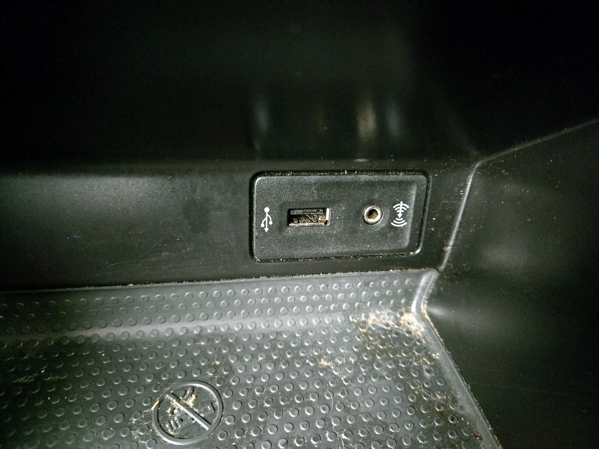 Thumbnail: 2019 Volkswagen Beetle - 19