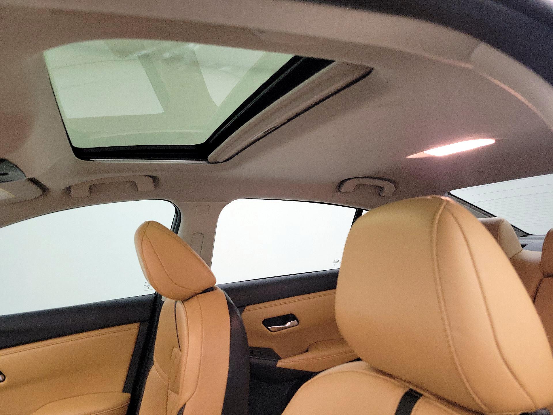 Thumbnail: 2023 Nissan Sentra - 18