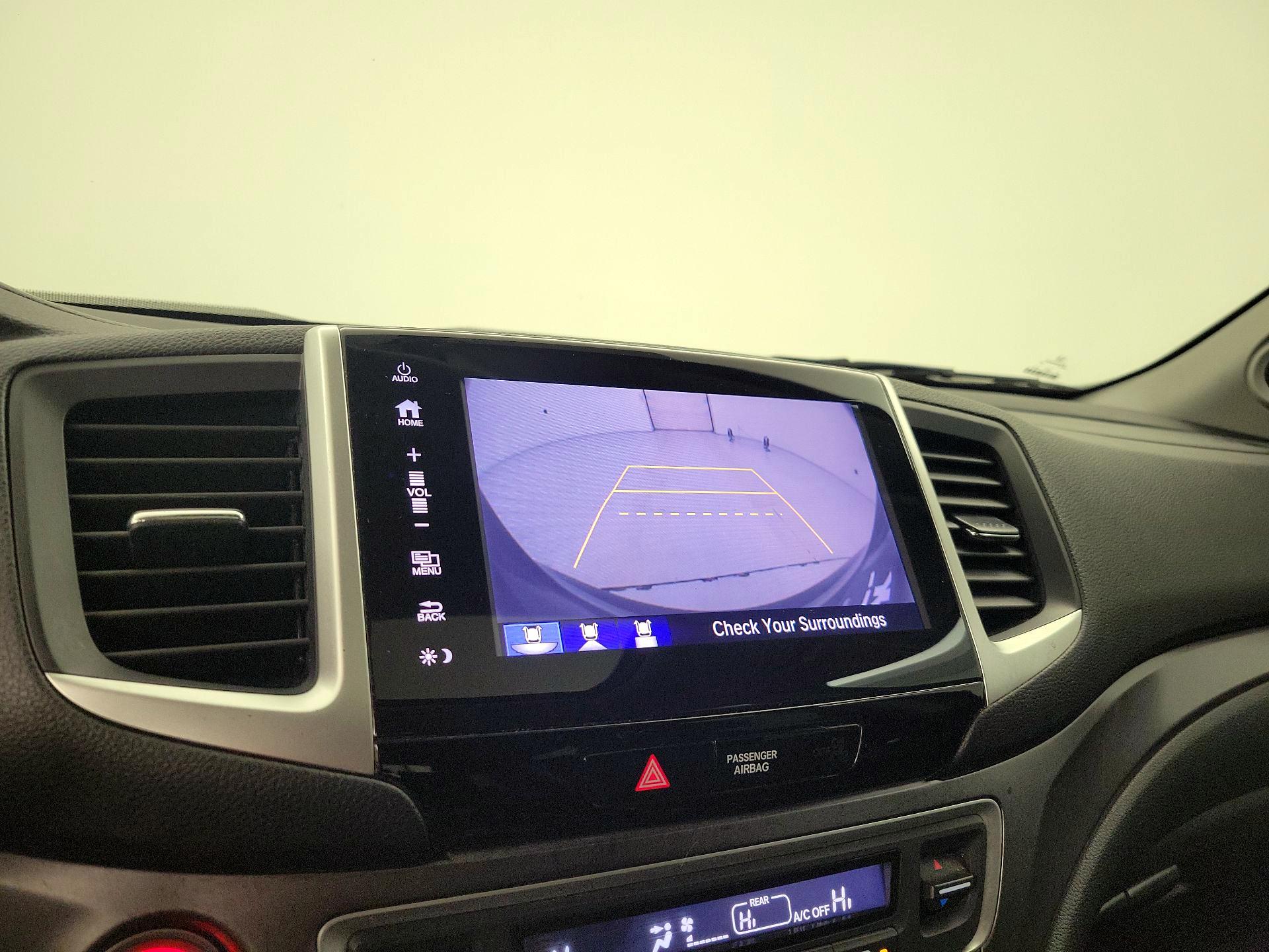 Thumbnail: 2018 Honda Pilot - 14