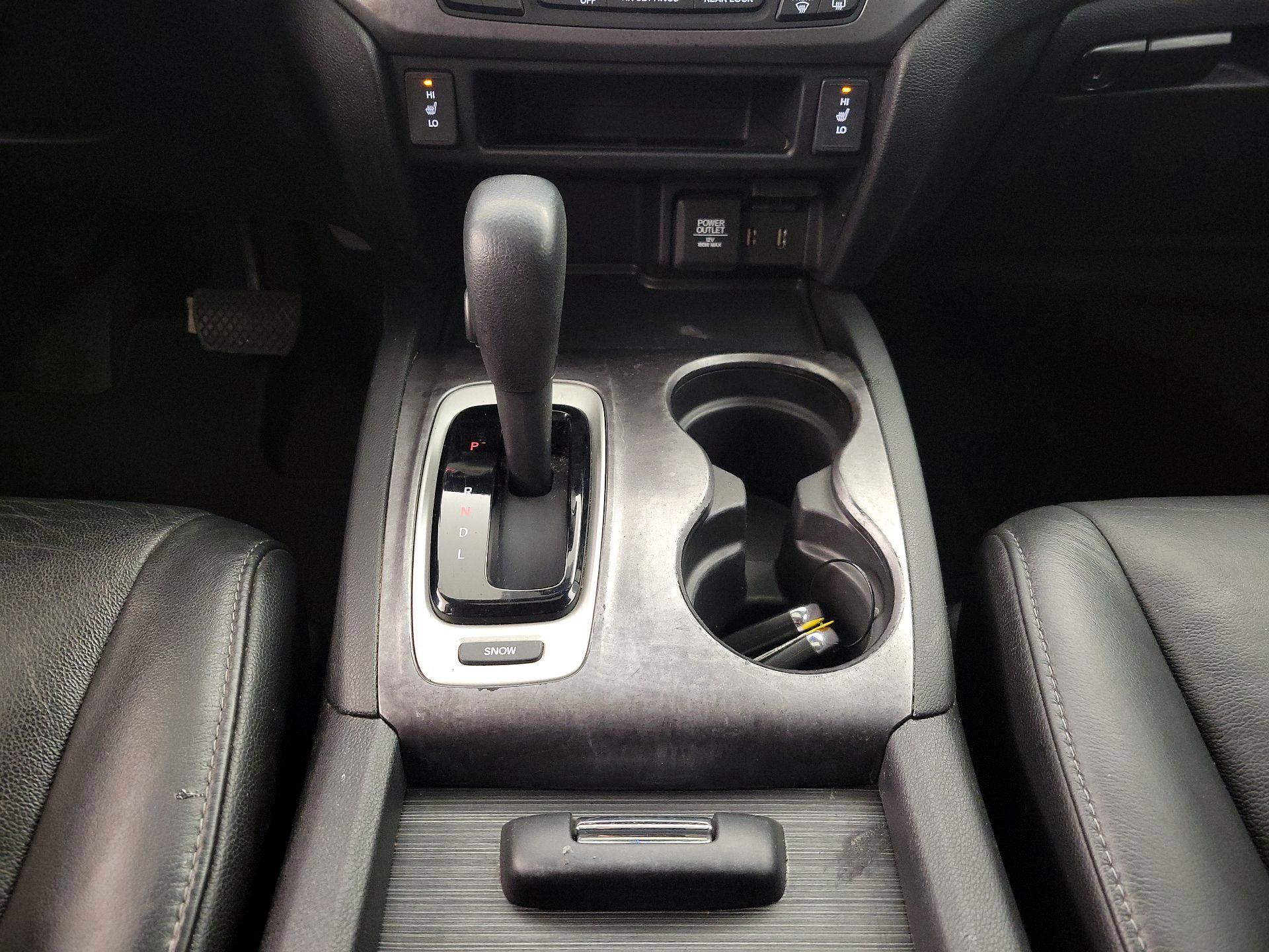 Thumbnail: 2018 Honda Pilot - 17