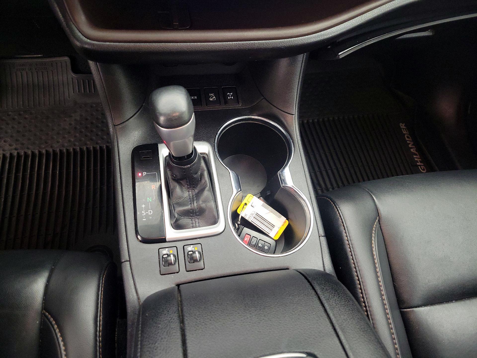 Thumbnail: 2019 Toyota Highlander - 17