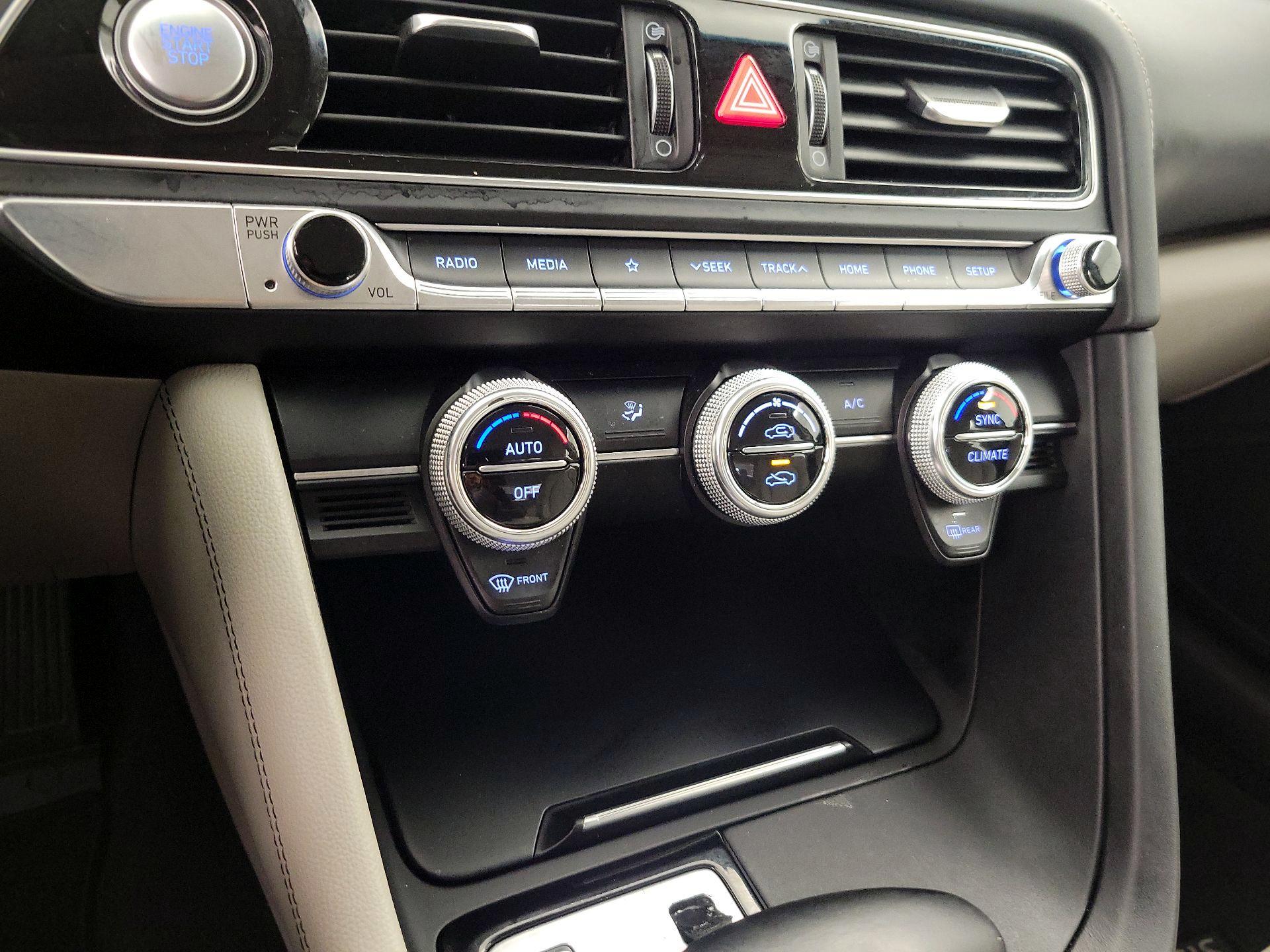 Thumbnail: 2020 Genesis G70 - 16