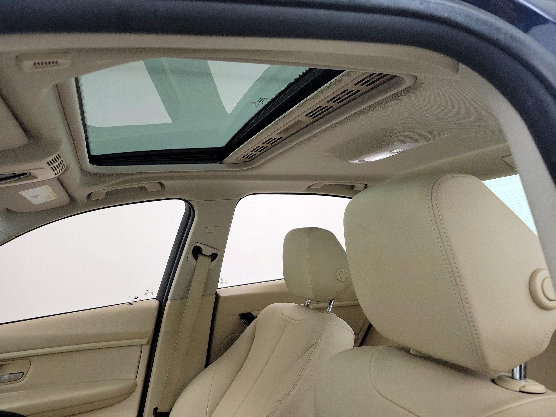 Thumbnail: 2014 BMW 3 Series - 17