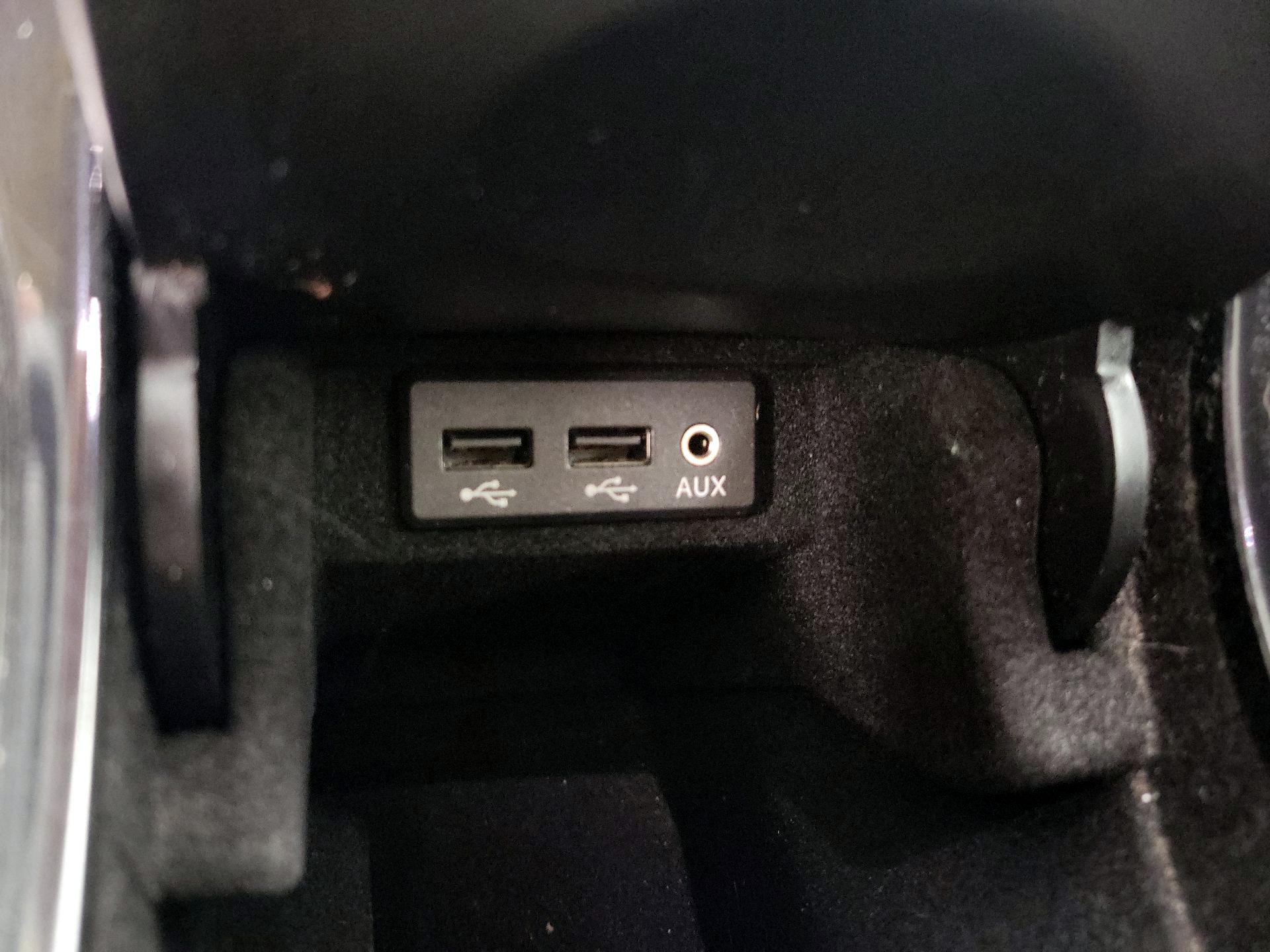 Thumbnail: 2016 Nissan Maxima - 19